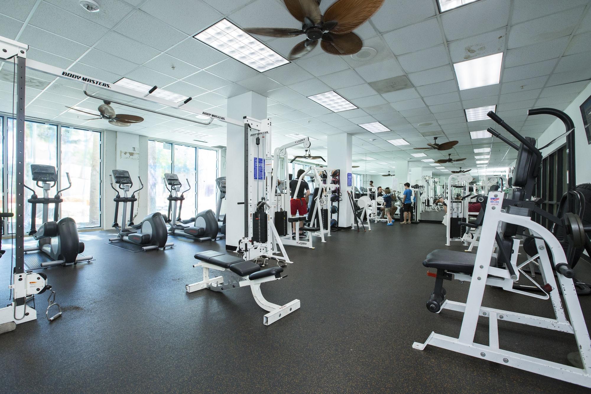 Gimnasio Ocean Reserve Luxury Condos Across from Sunny Isles Beach