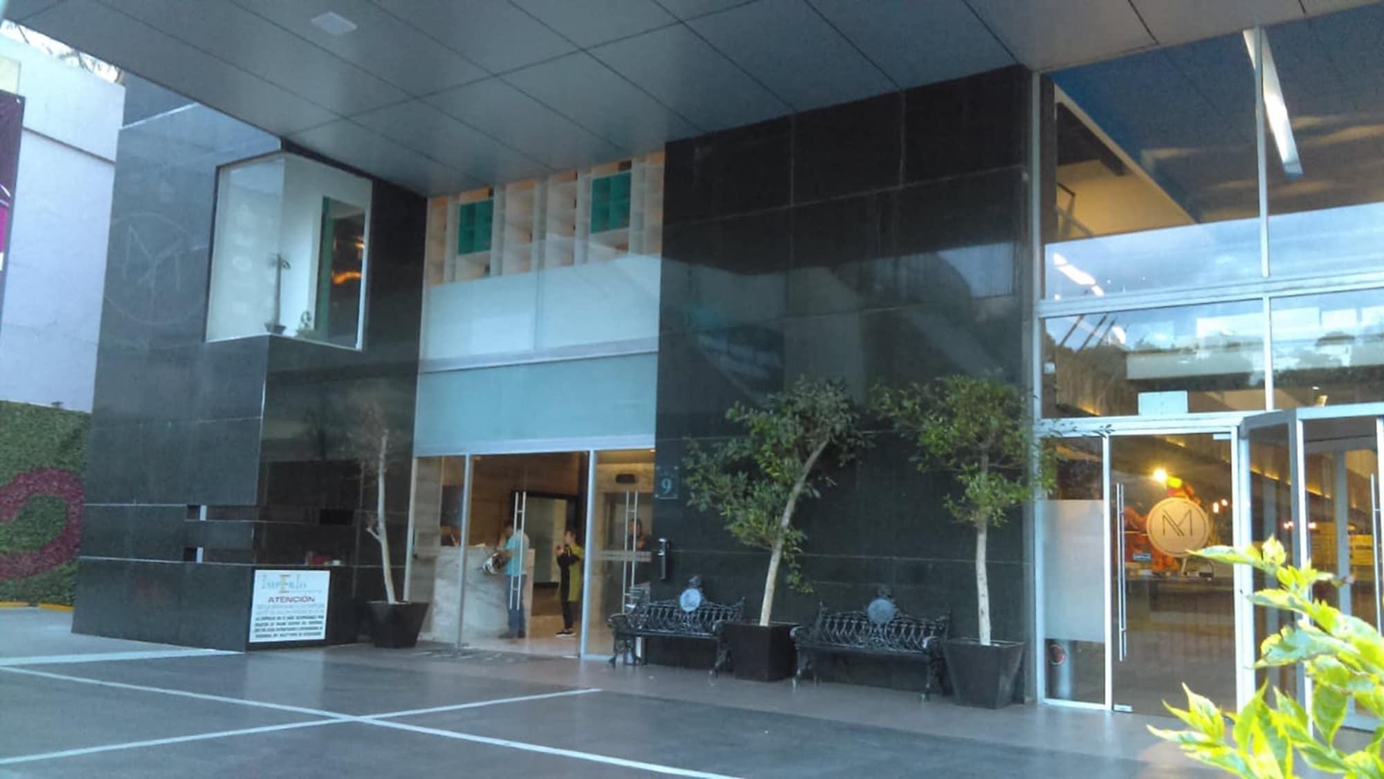 Vista Exterior Elite 47 Hotel & Suites