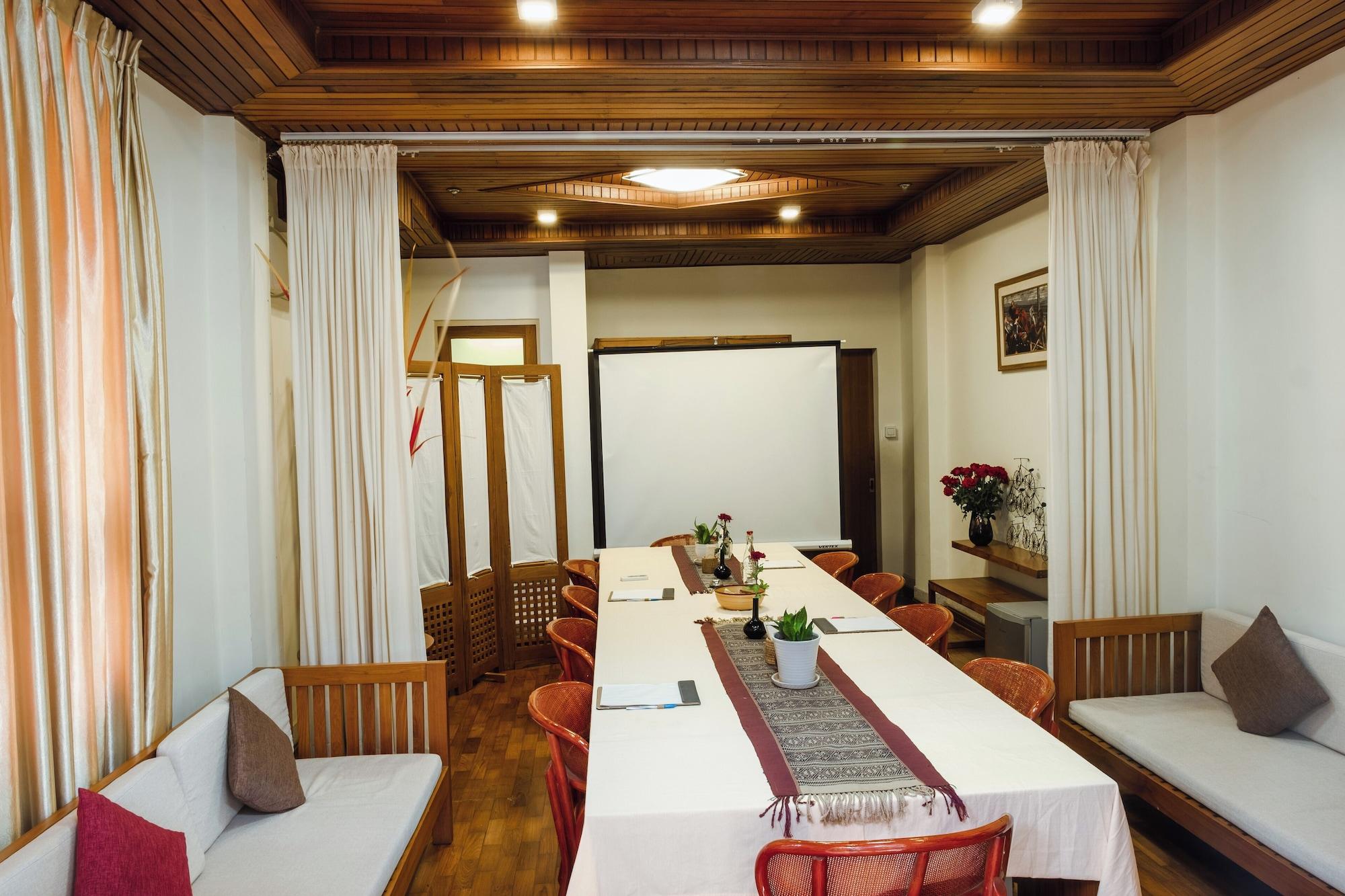 Sala de Reuniones Ambassador Hill
