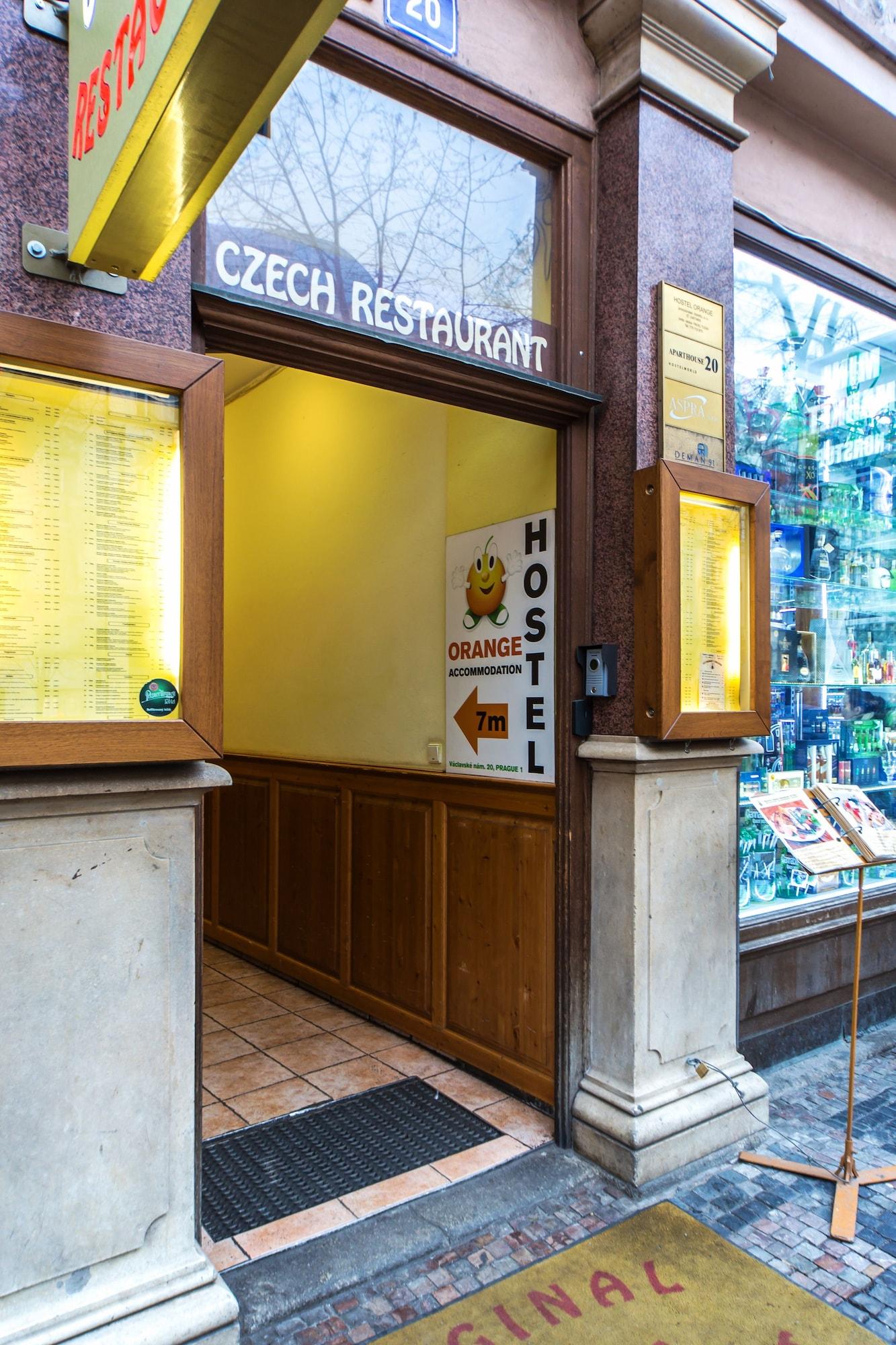 Vista Exterior Hostel Orange