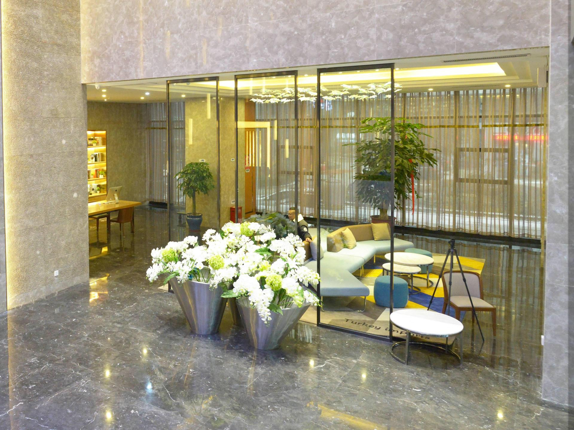 Vista Lobby Holiday Inn Express Jinan Exhibition Center by IHG