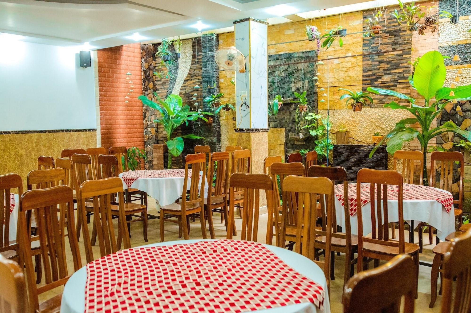 Restaurant Hoang Van Hotel