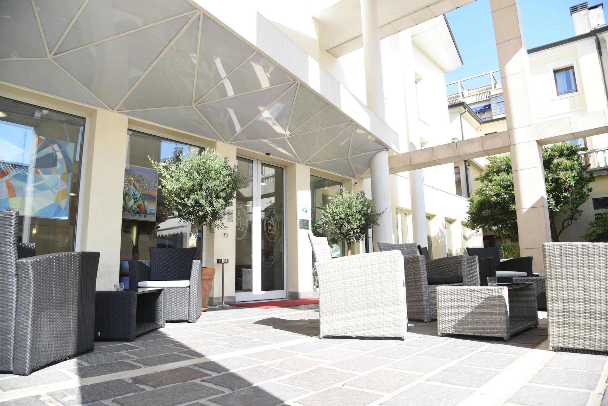 Vista Exterior Hotel Duca d'Aosta