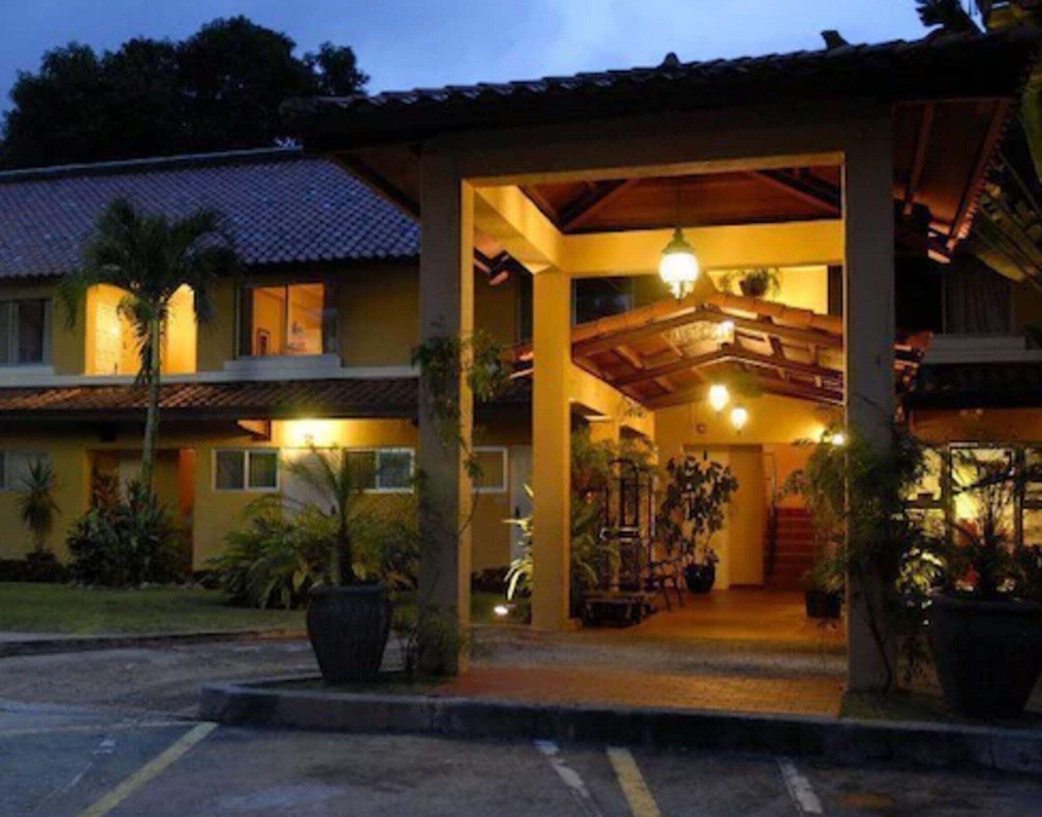 Vista Exterior Albrook Inn