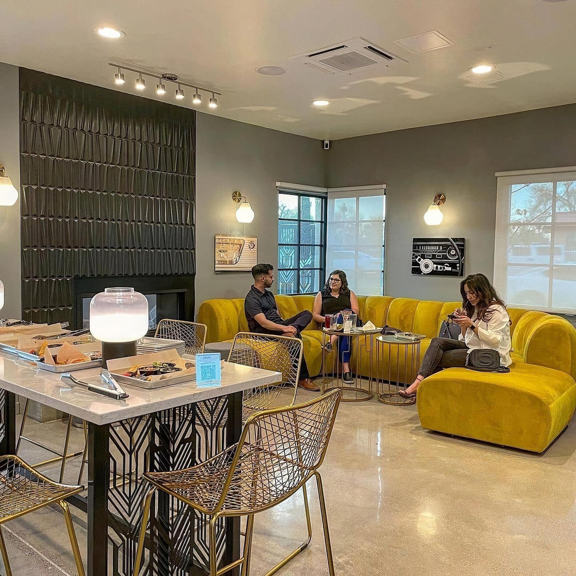 Vista Lobby The Monterey Motel