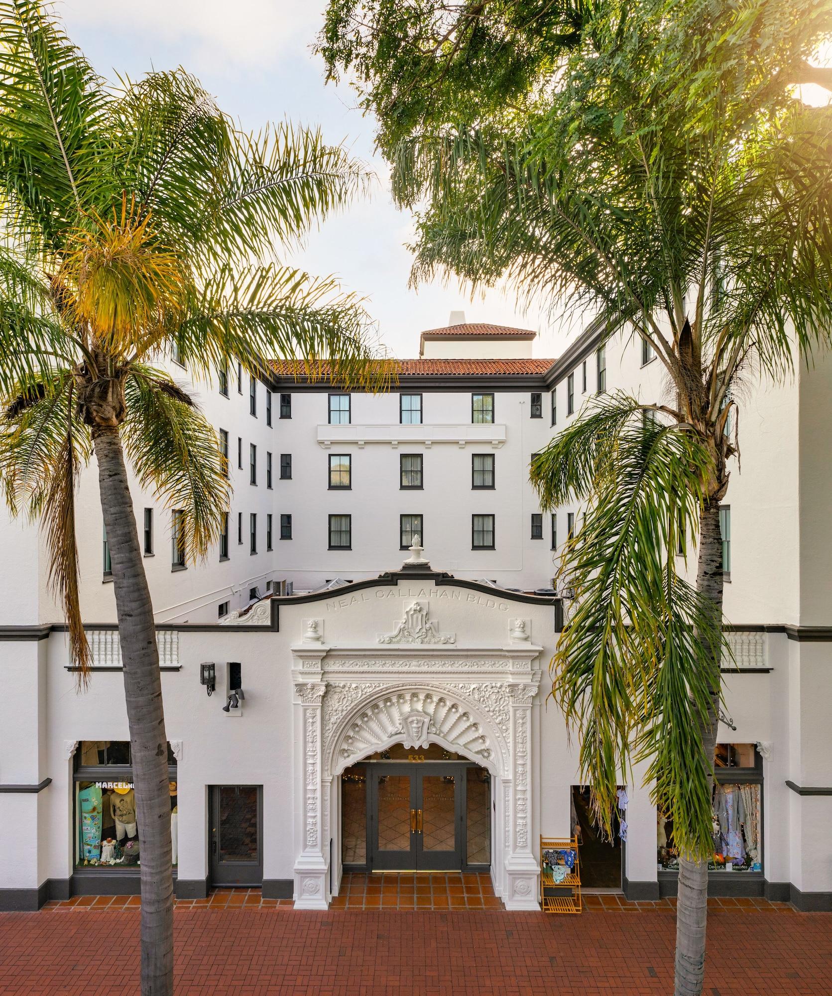 Vista Exterior Hotel Santa Barbara