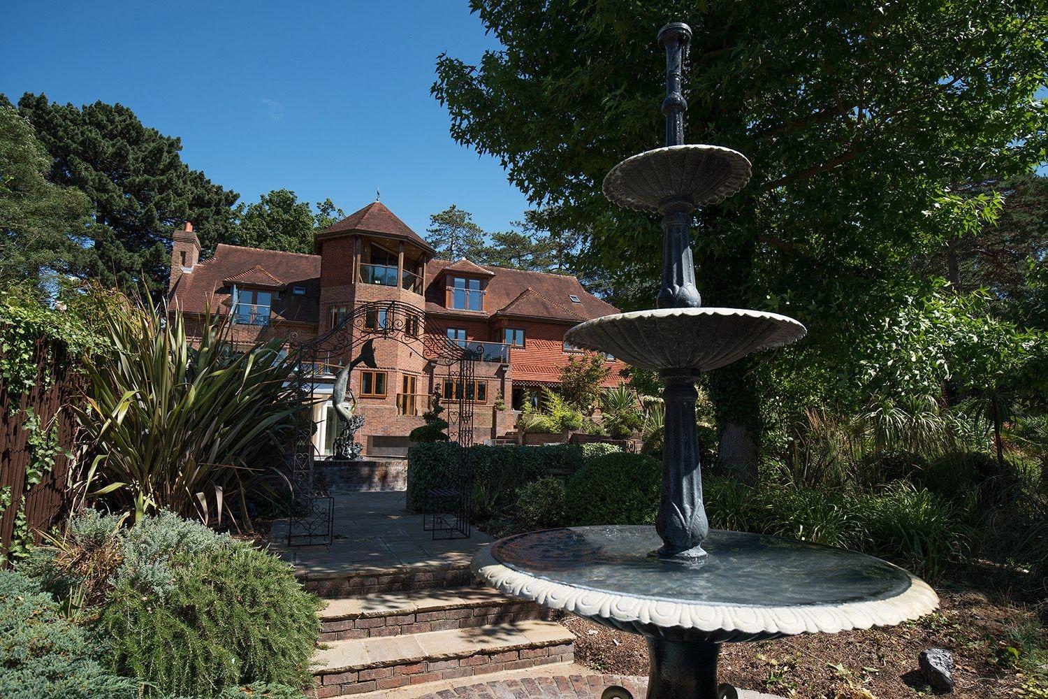 Varios Hamble Retreat House and Luxury Studios