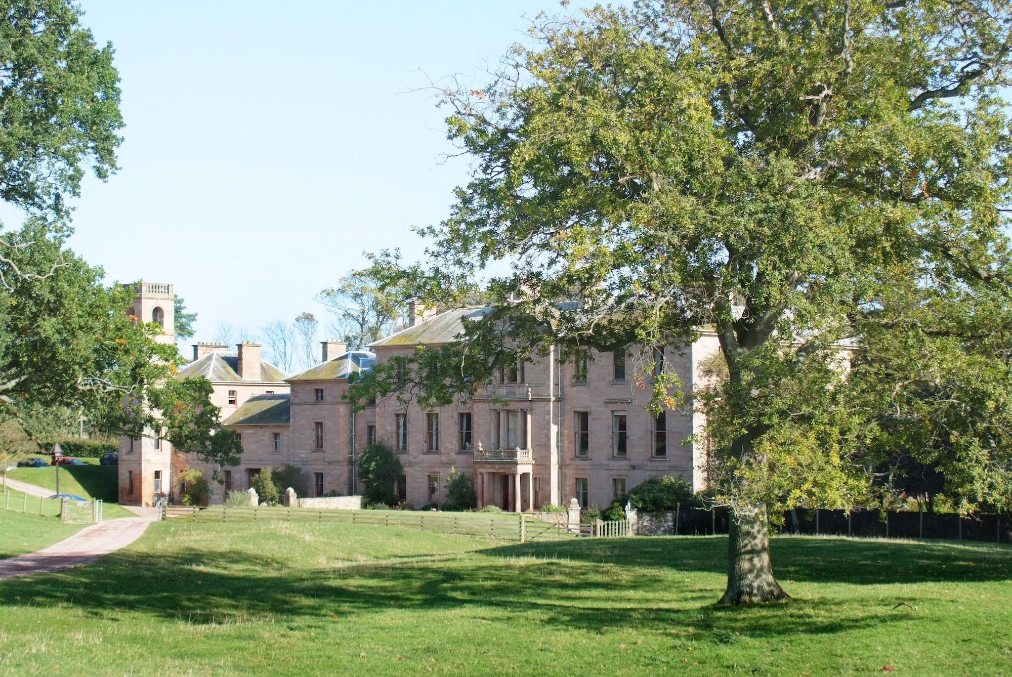 Varios Cambo House And Estate B&B