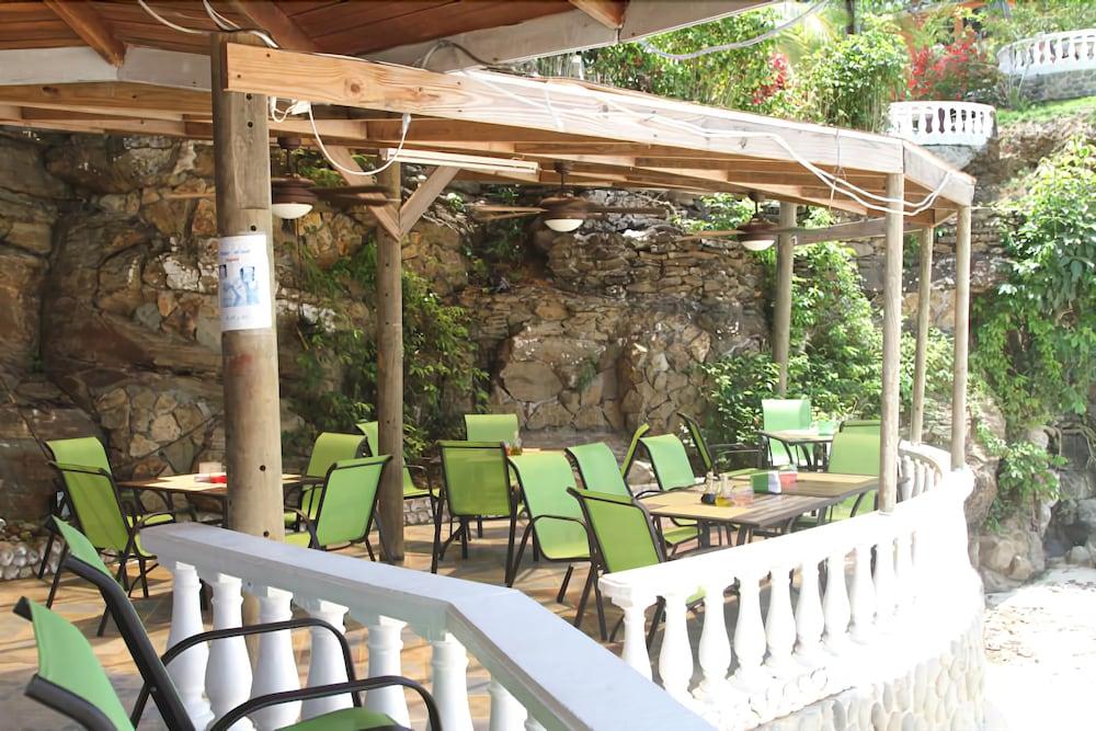 Bar/Salón Mar Y Oro