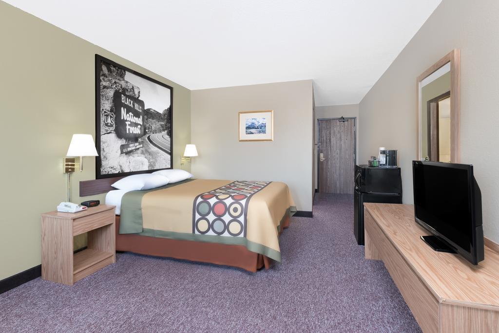 Vista Exterior Super 8 by Wyndham Winner SD