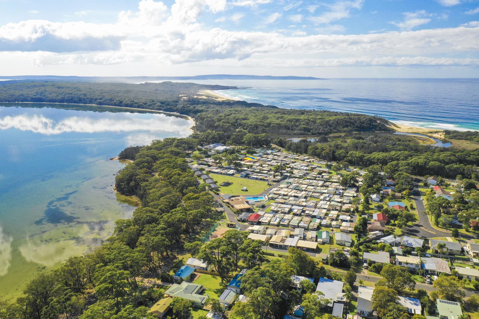 Vista Exterior Lakeside Cabins & Holiday Village