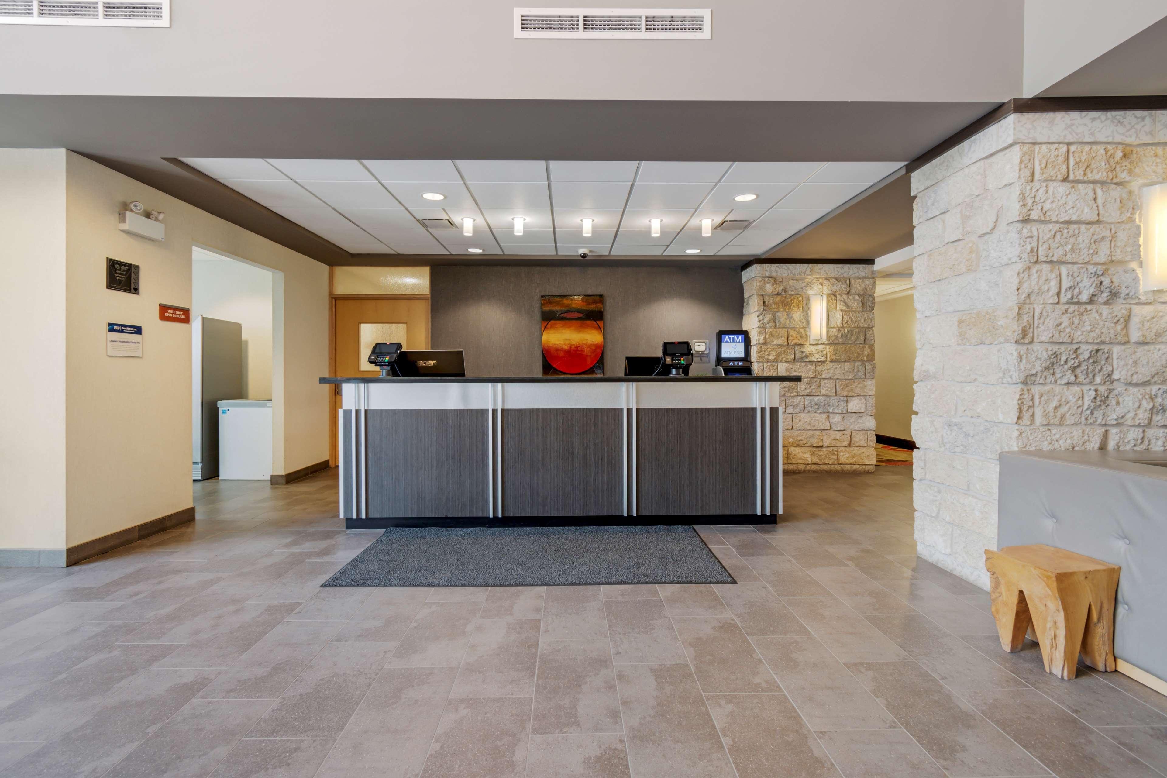 Vista Lobby Best Western Plus Eastgate Inn & Suites