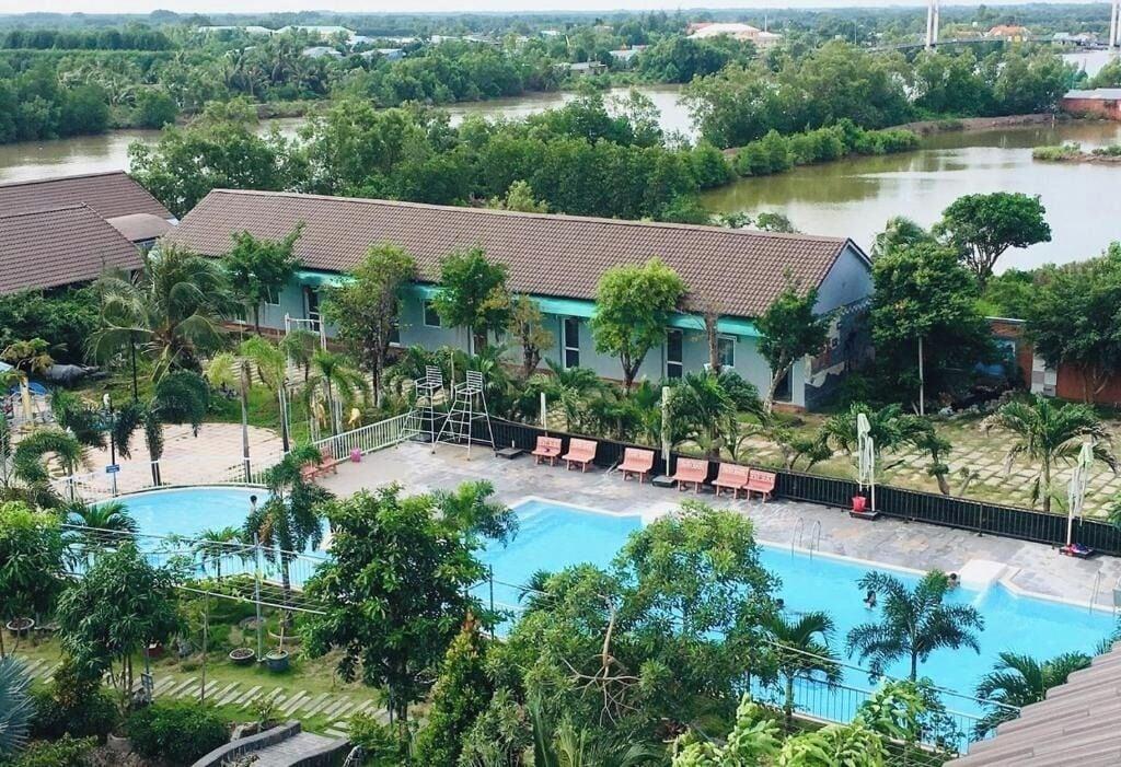 Vista Piscina Ozon Hotel