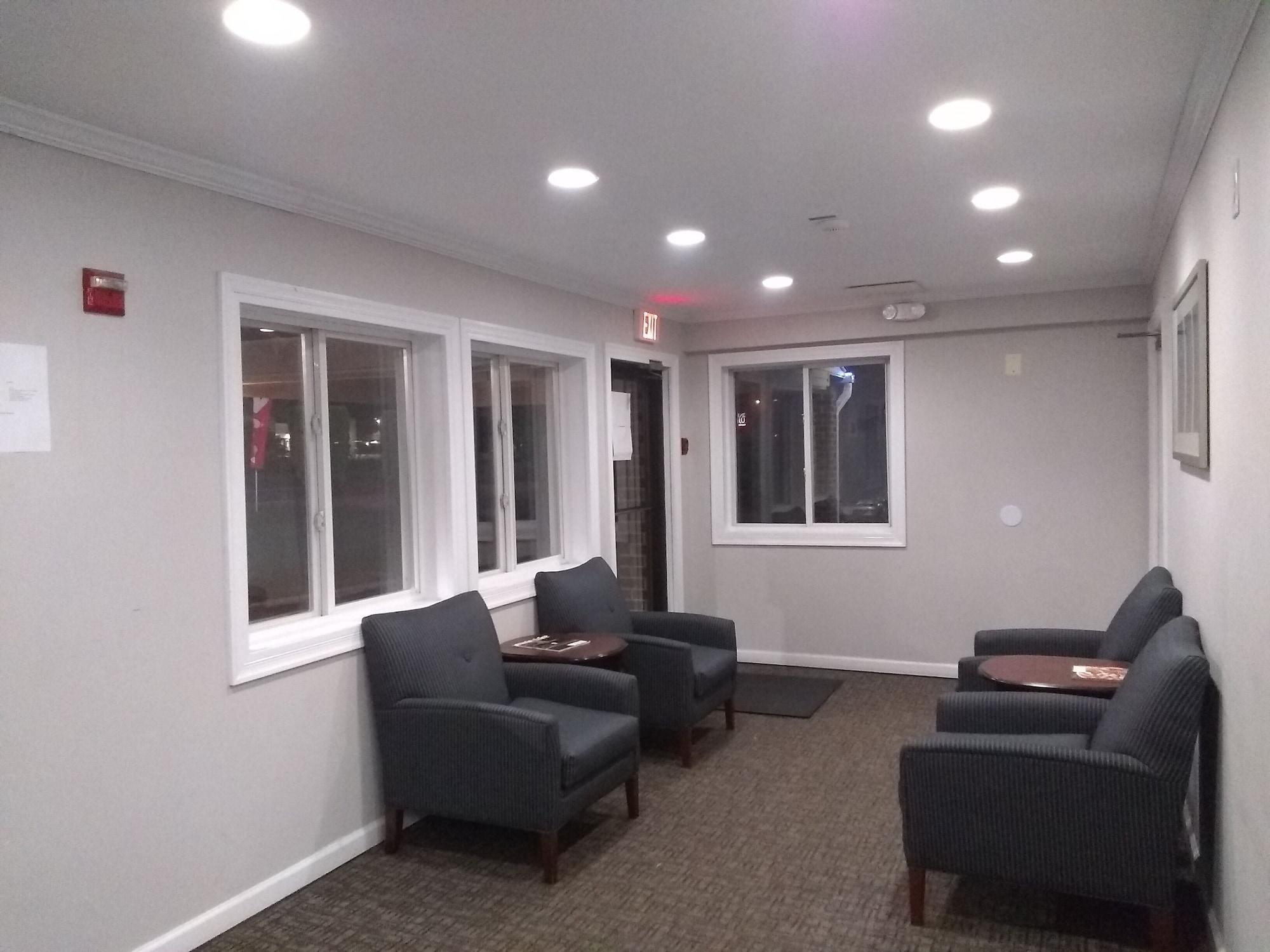 Vista Lobby Red Crown Inn