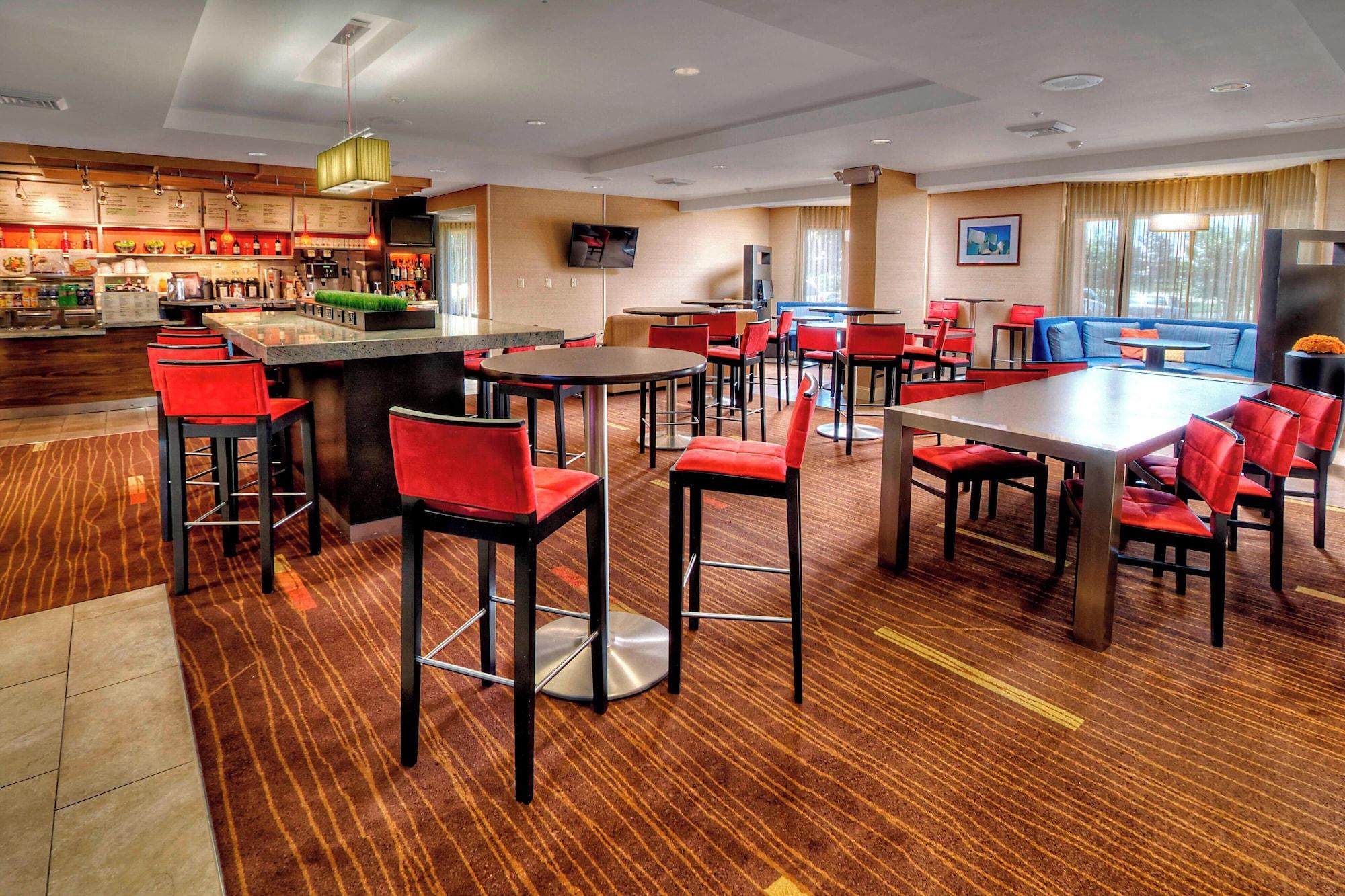 Restaurant Courtyard by Marriott Burlington