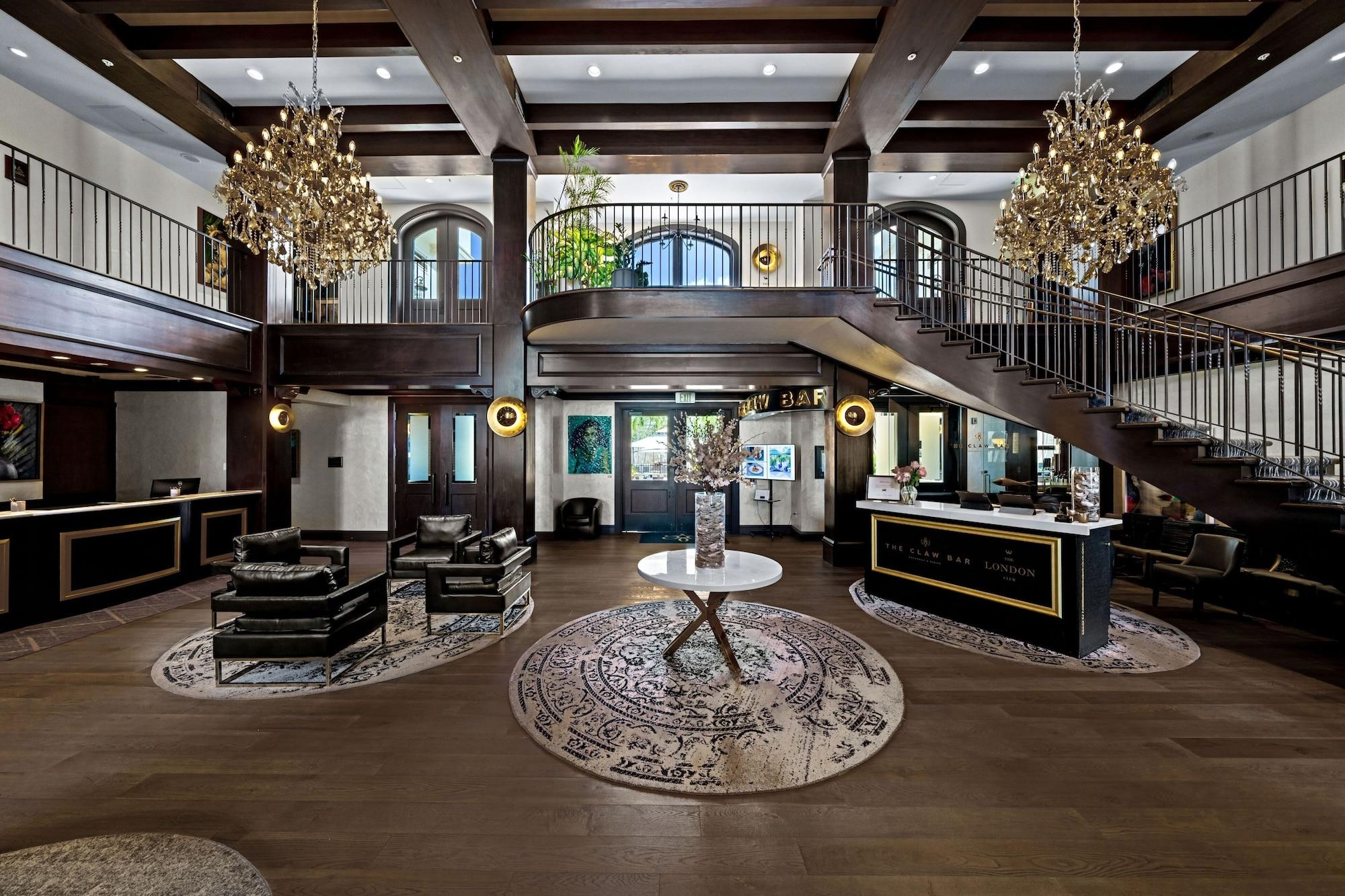Vista Lobby Bellasera Resort
