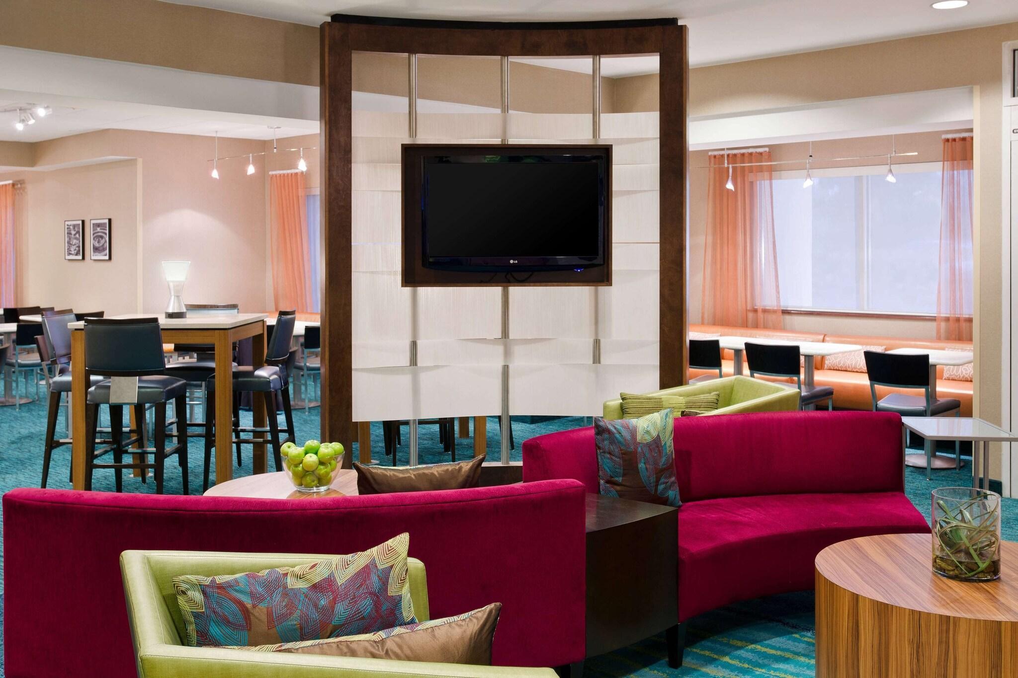 Vista Lobby Sonesta Select Seattle Renton Suites