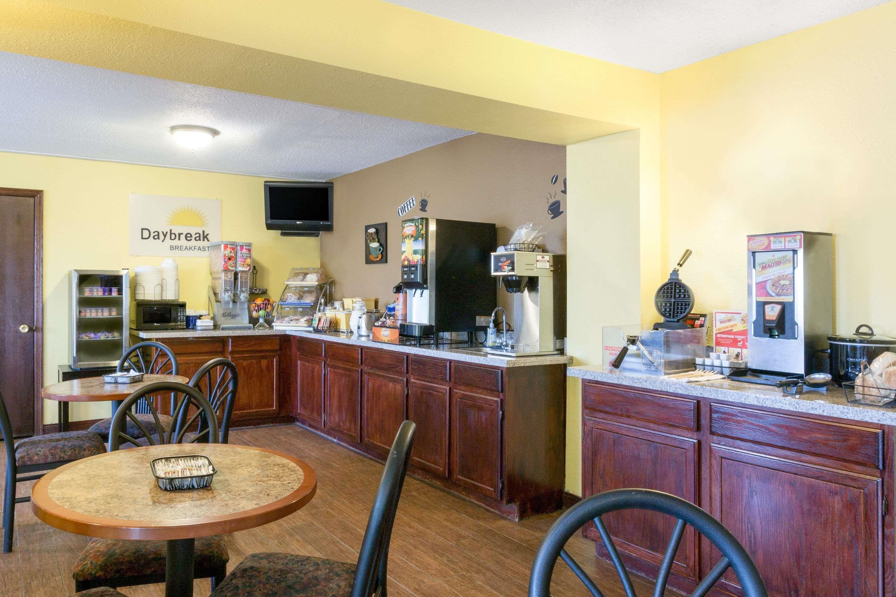 Restaurant Days Inn by Wyndham Yankton SD