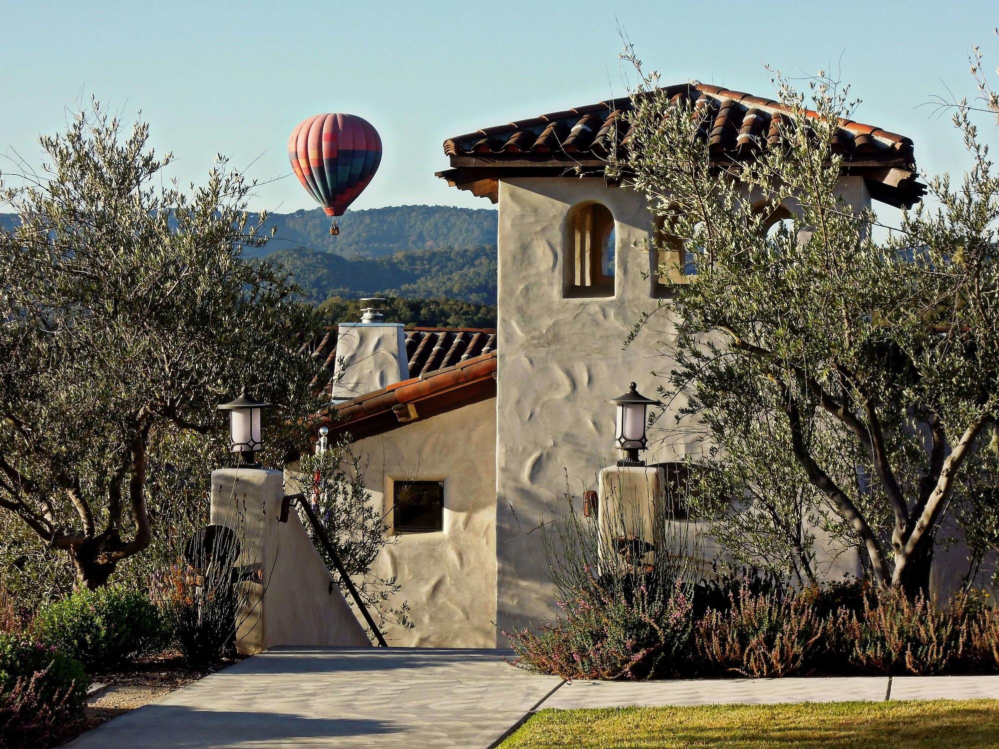 Vista Exterior The Inn at Croad Vineyards