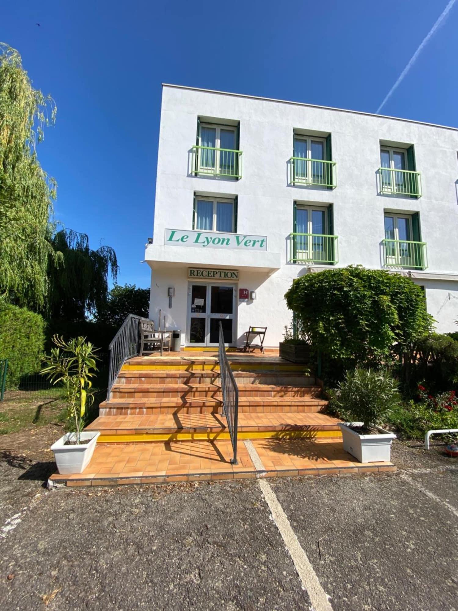 Vista Exterior Le Lyon Vert