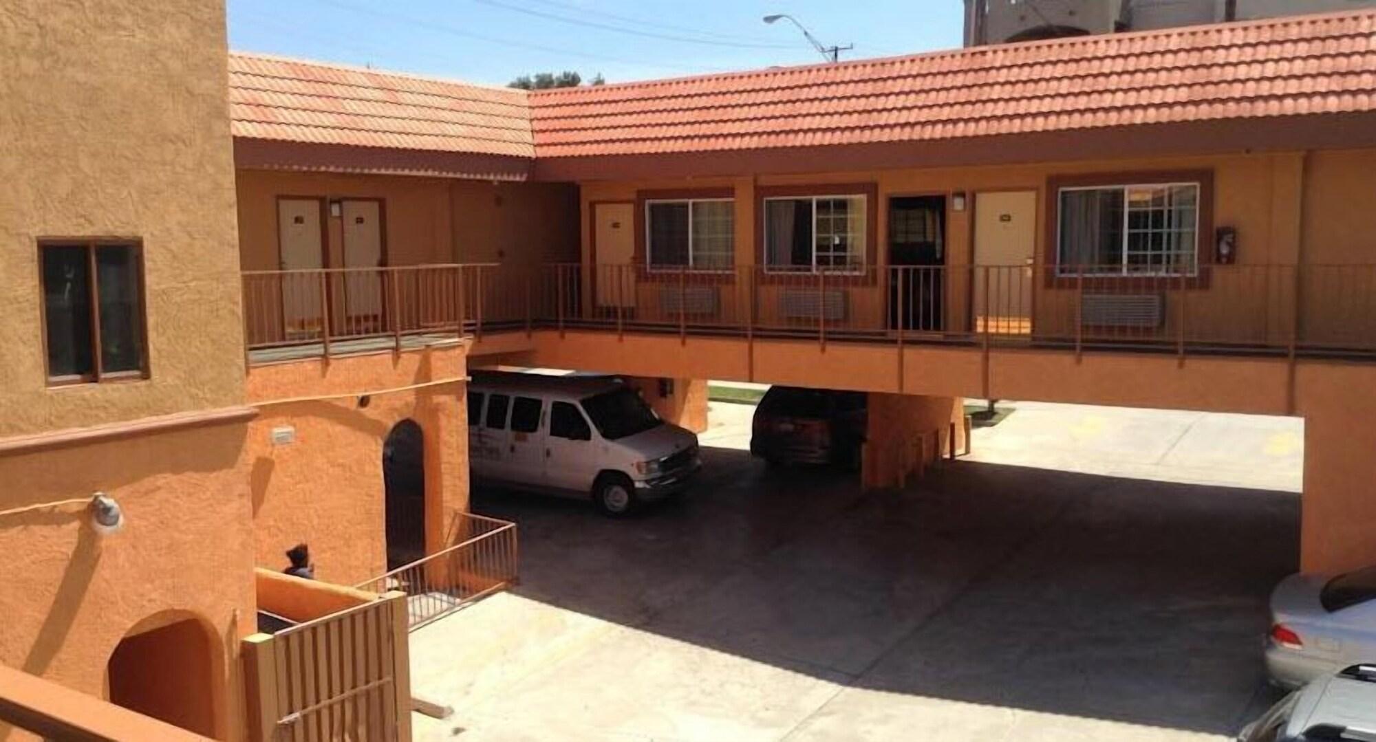 Varios Coast Motel