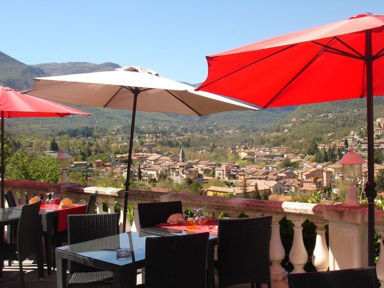 Varios Auberge Provencale