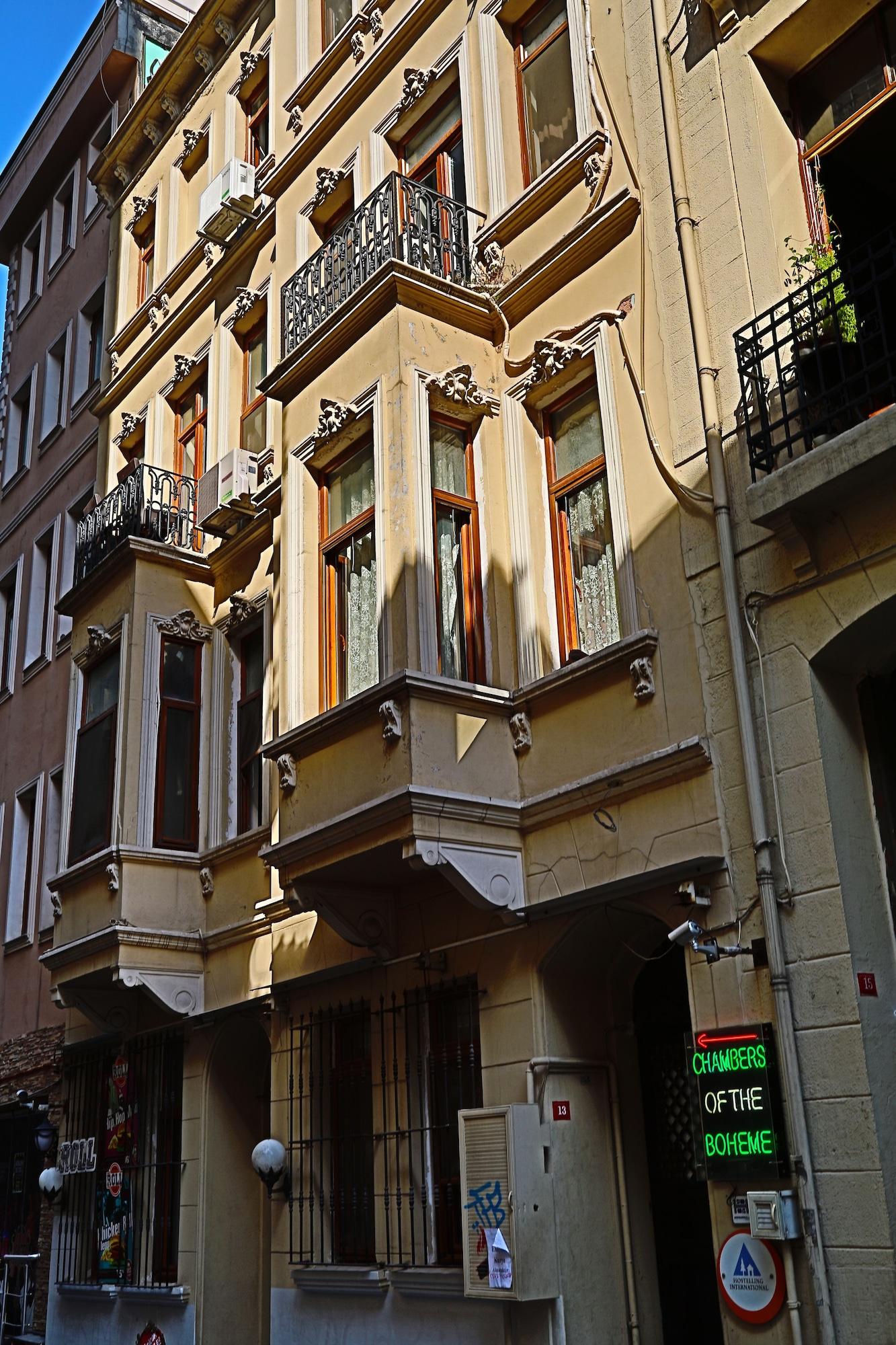 Vista Exterior Chambers Of The Boheme - Hostel