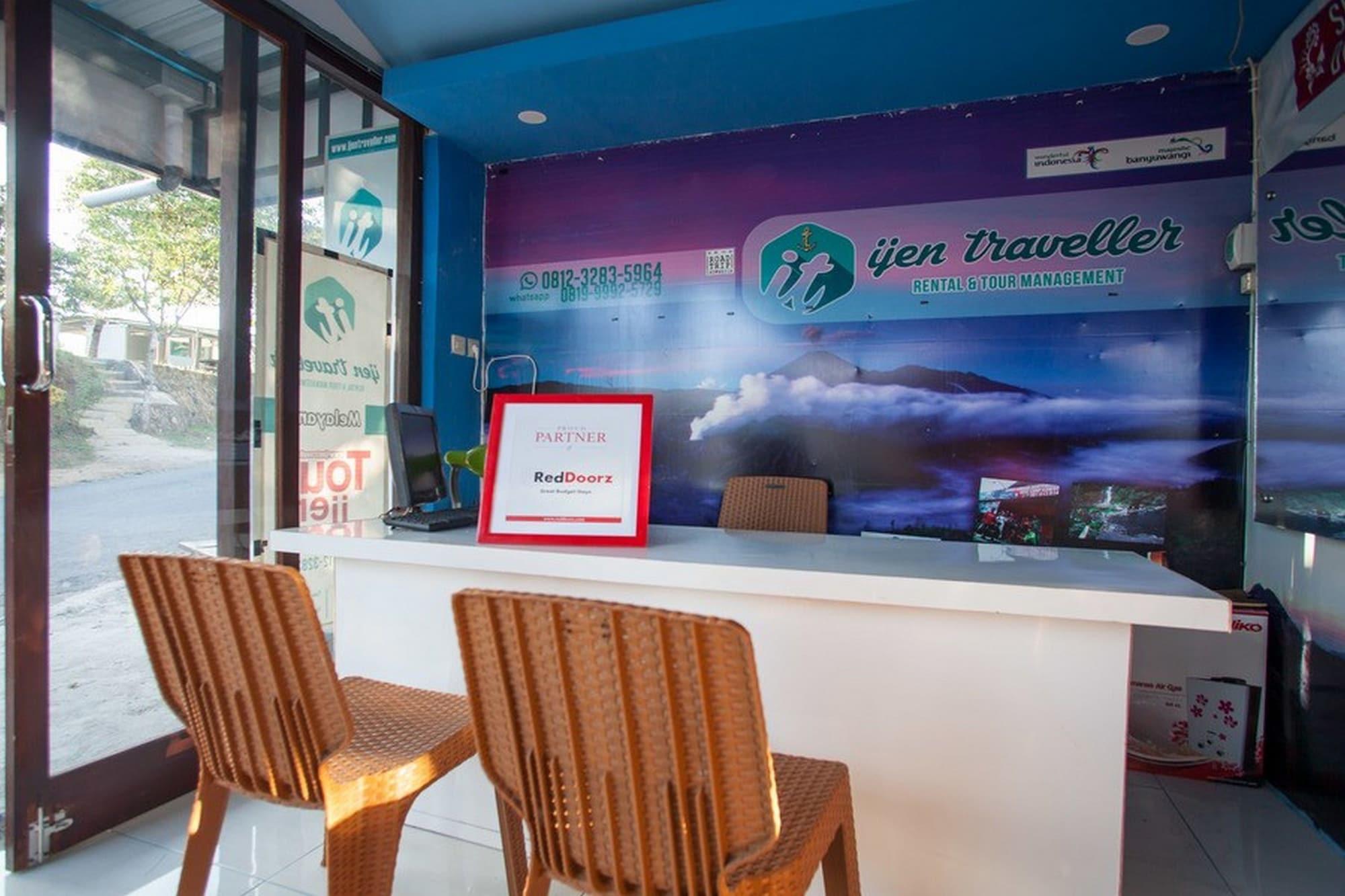 Vista Lobby RedDoorz near Banyuwangi Kota Train Station