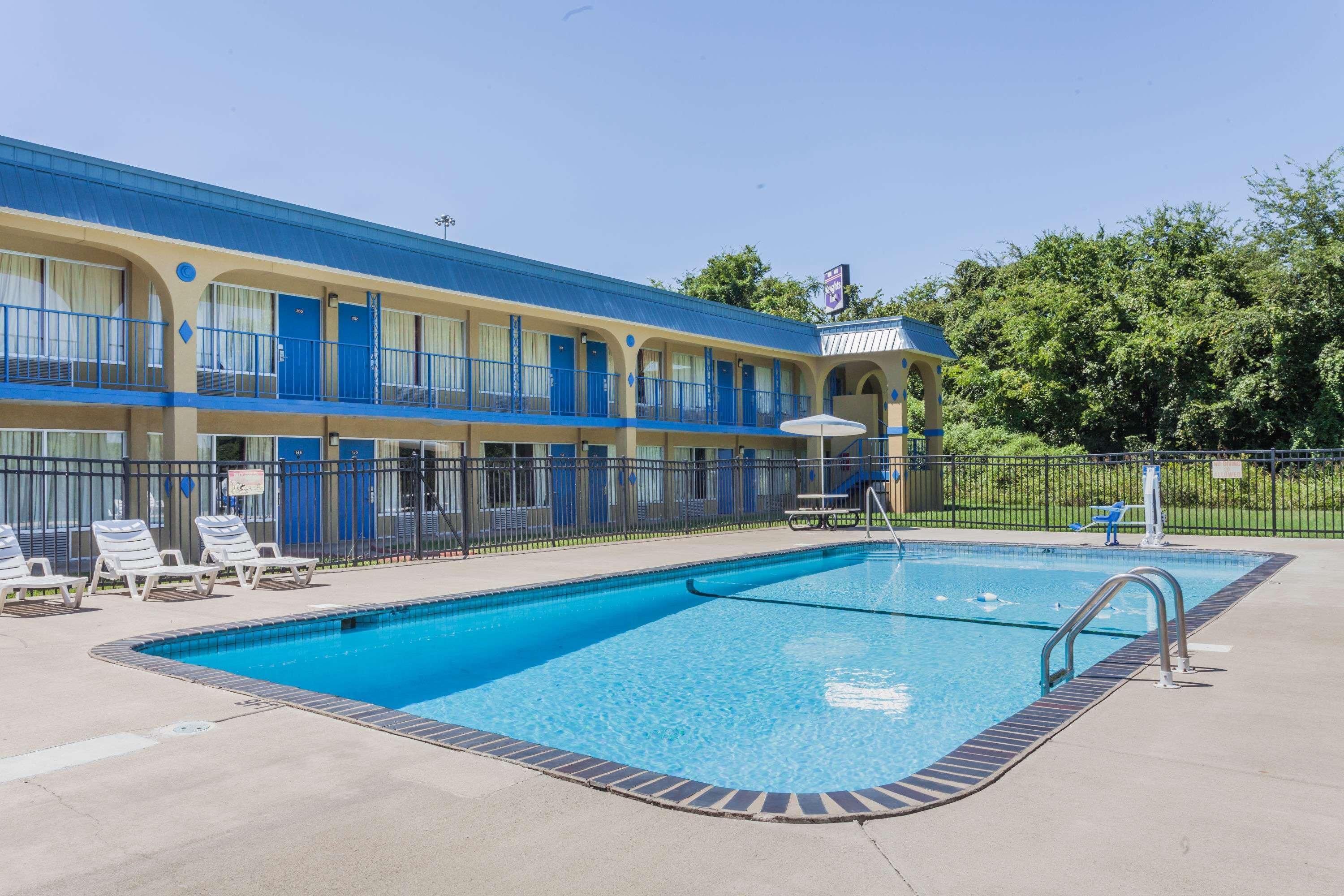 Vista Piscina Knights Inn Murfreesboro