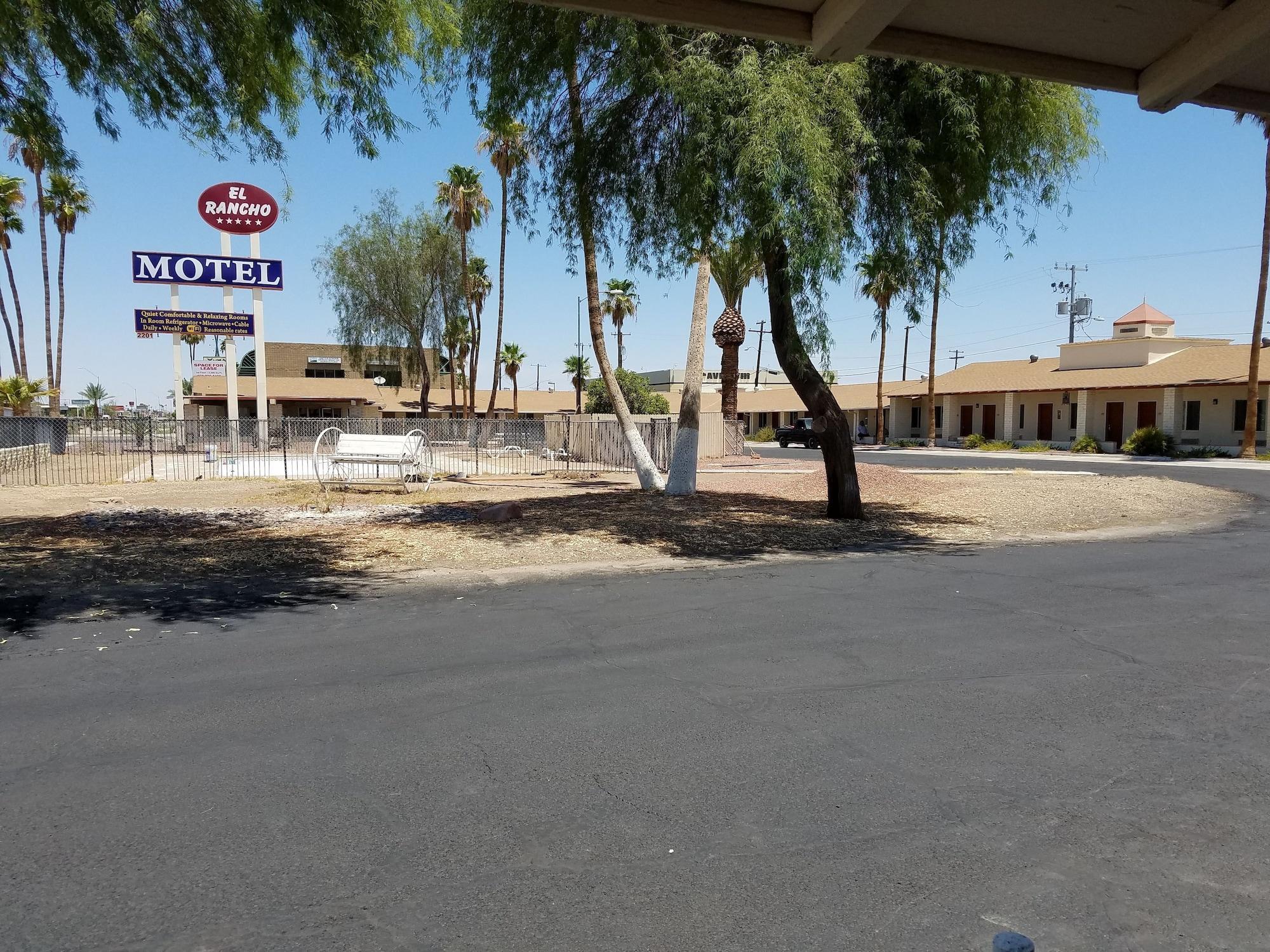 Vista Exterior El Rancho Motel