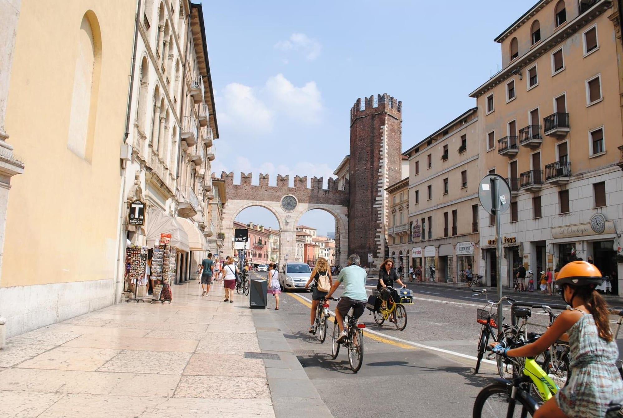 Varios Dreaming Piazza Bra