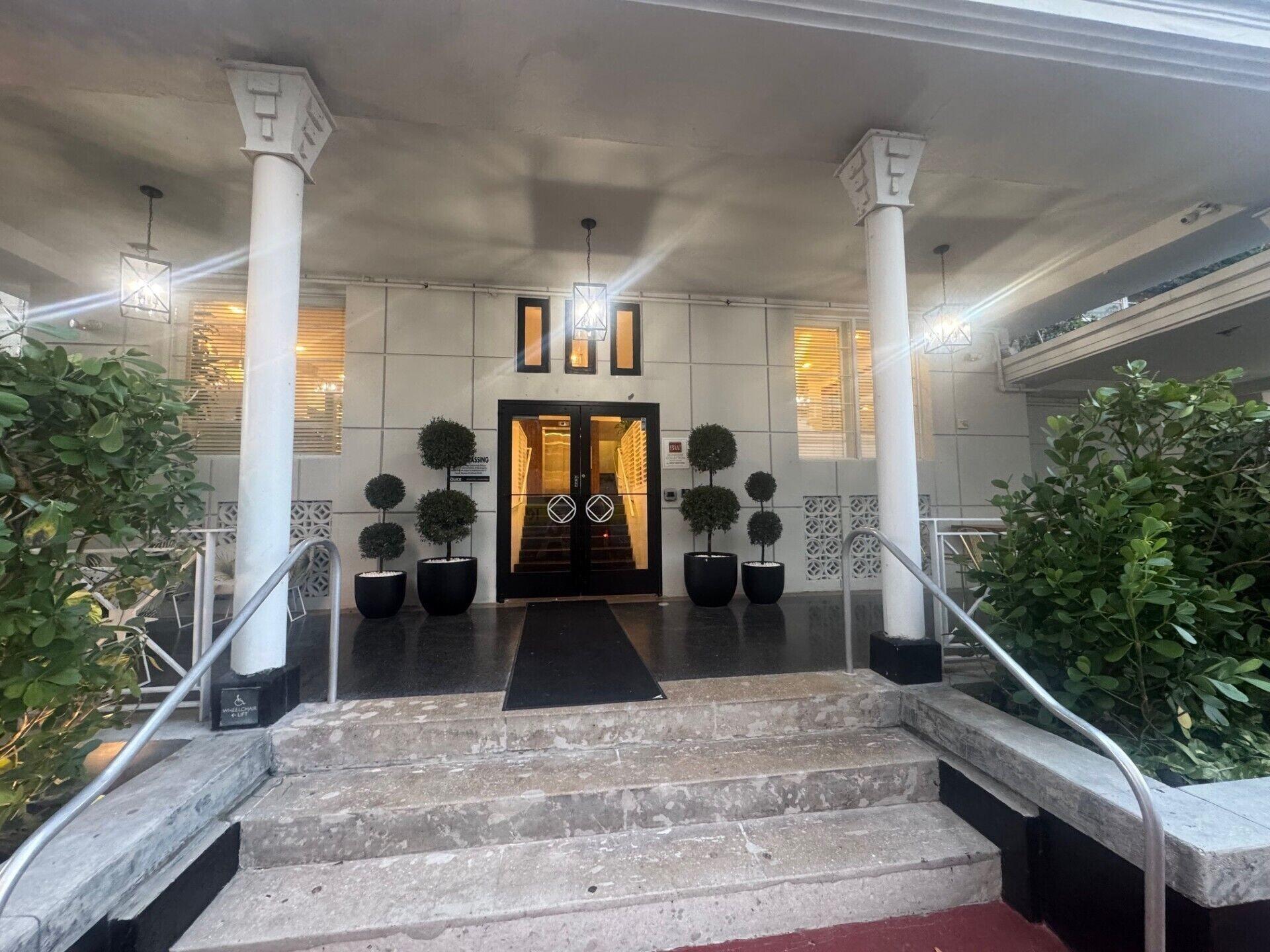 Vista Exterior Townhouse Hotel, BW Signature Collection