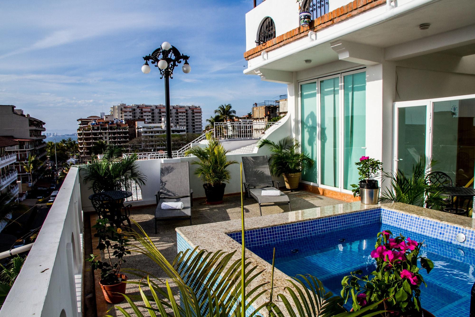 Varios Hotel Andales on the Bay Suites