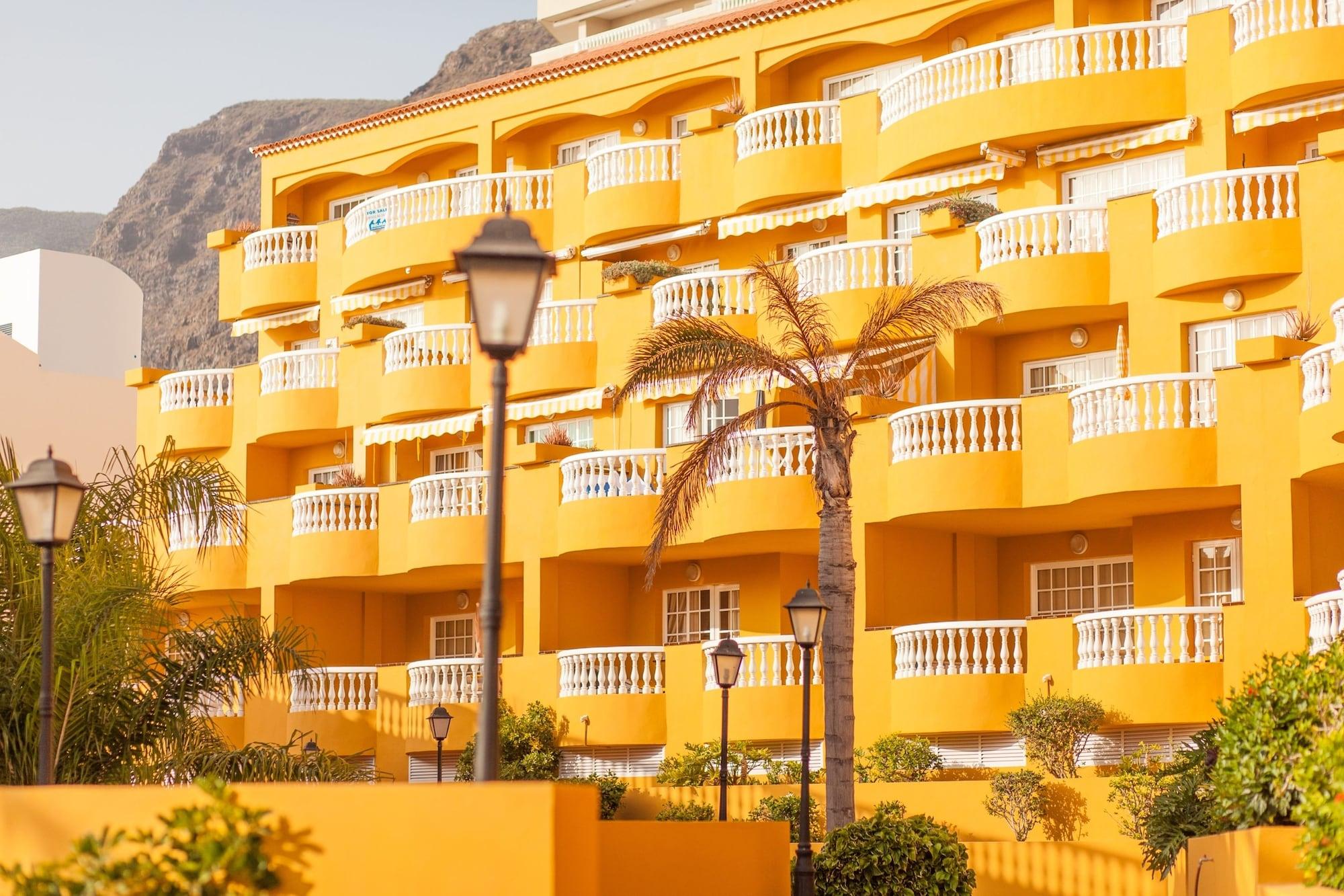 Vista Exterior El Marqués Palace by Intercorp Hotel Group