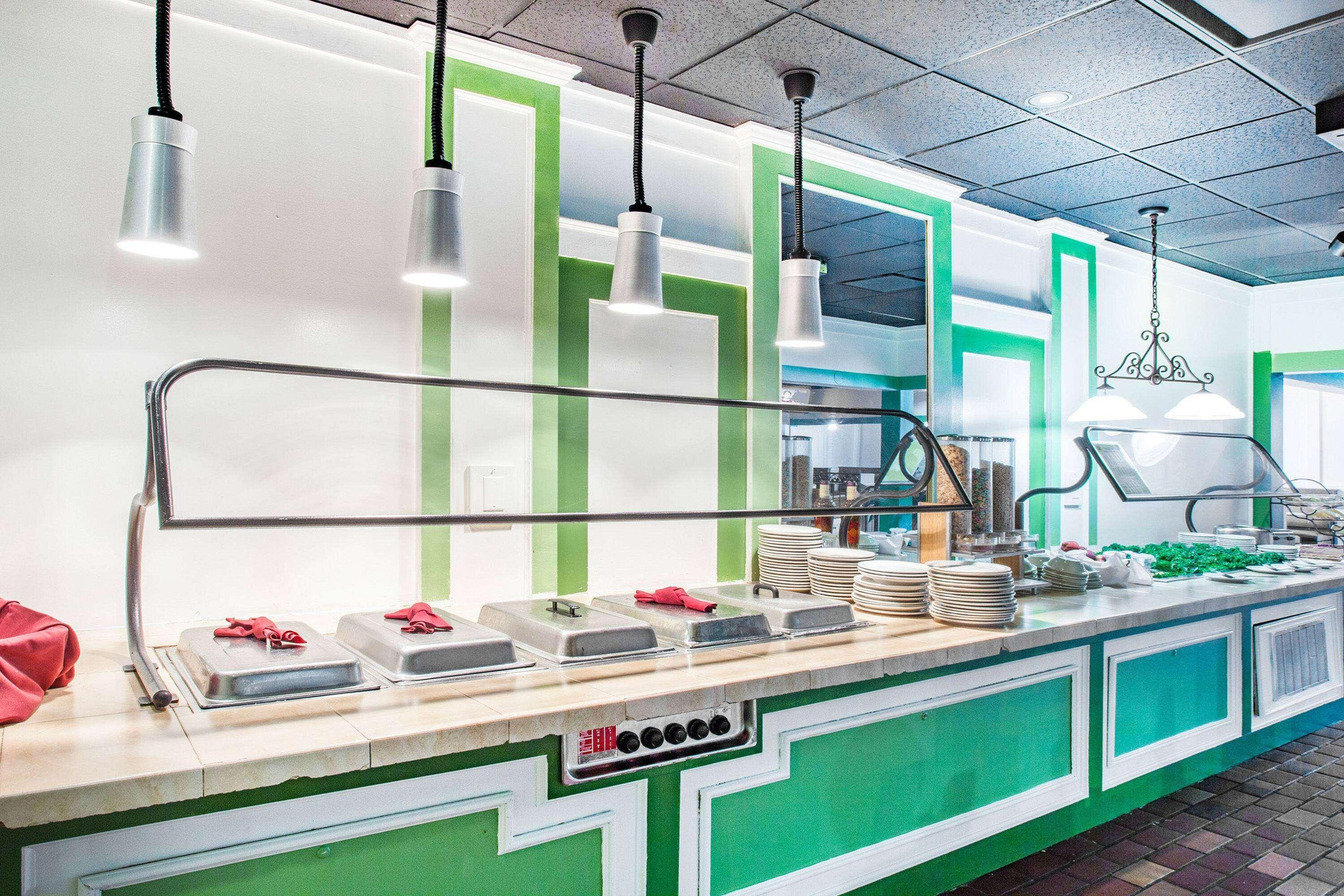 Restaurant Ramada by Wyndham Jacksonville I-95 by Butler Blvd