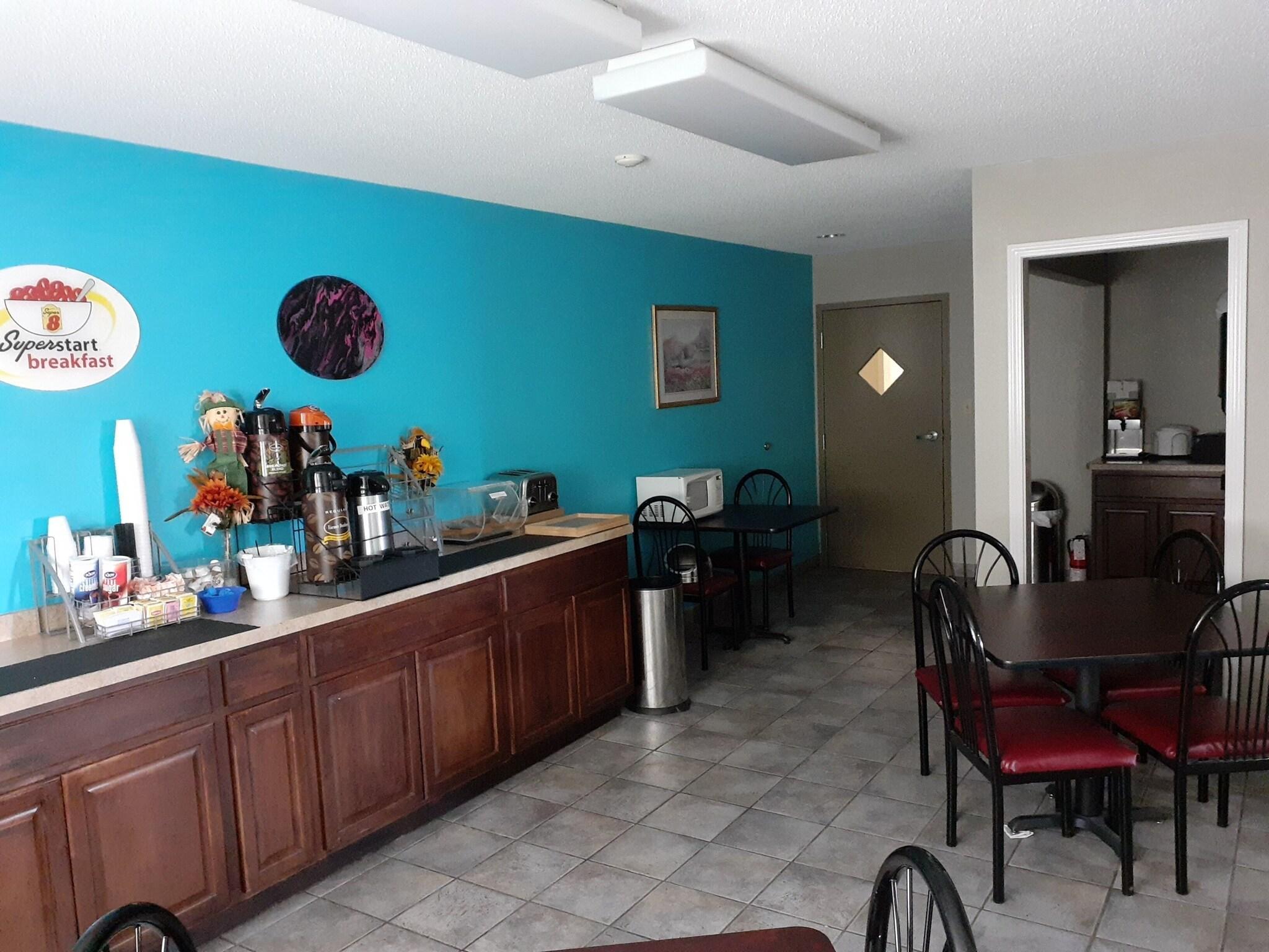 Restaurant Super 8 by Wyndham Niagara Falls NY