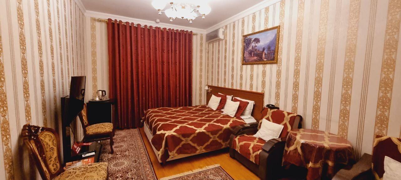 Varios Sarbon Hotel
