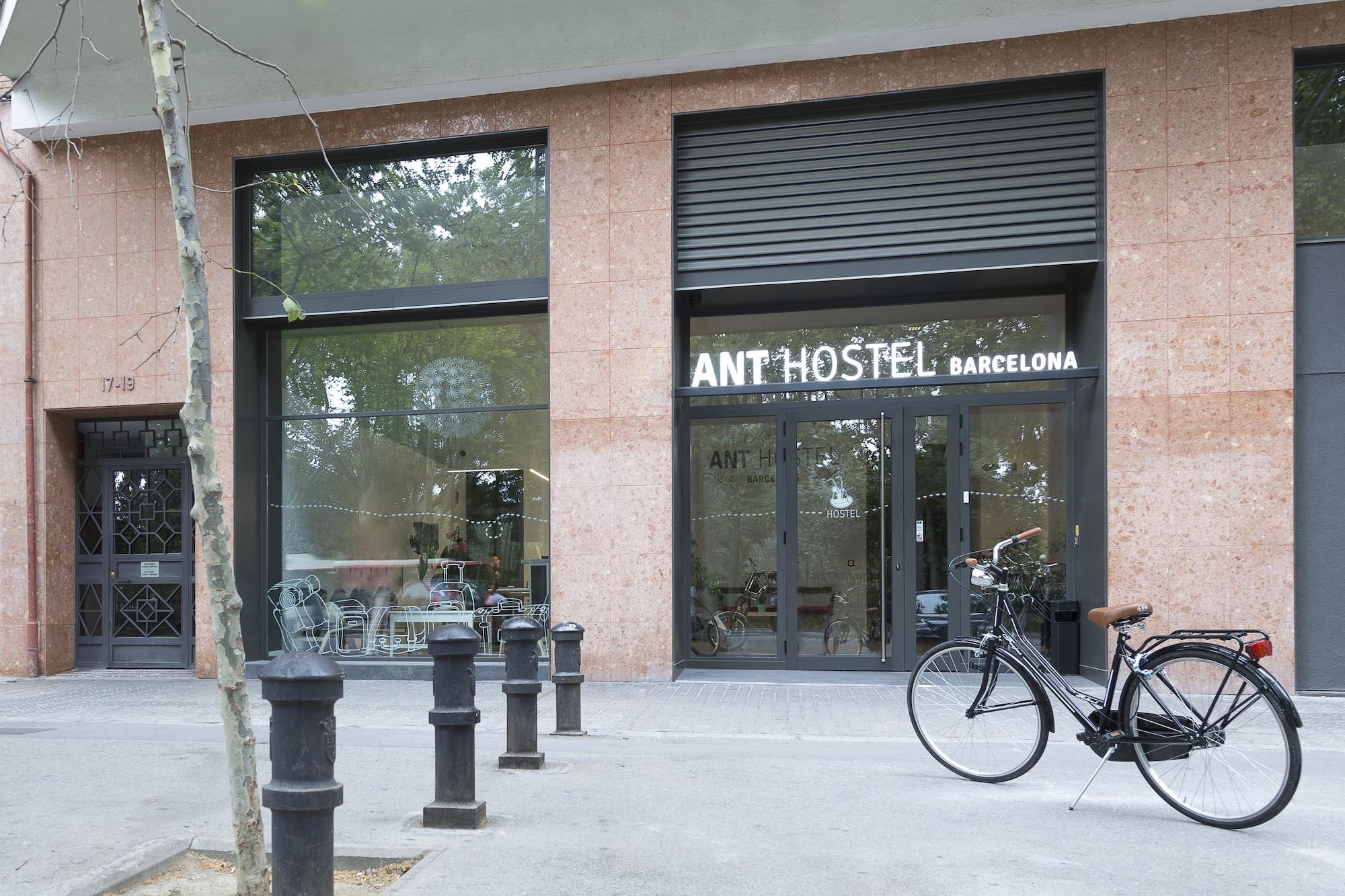 Vista Exterior ANT Hostel Barcelona