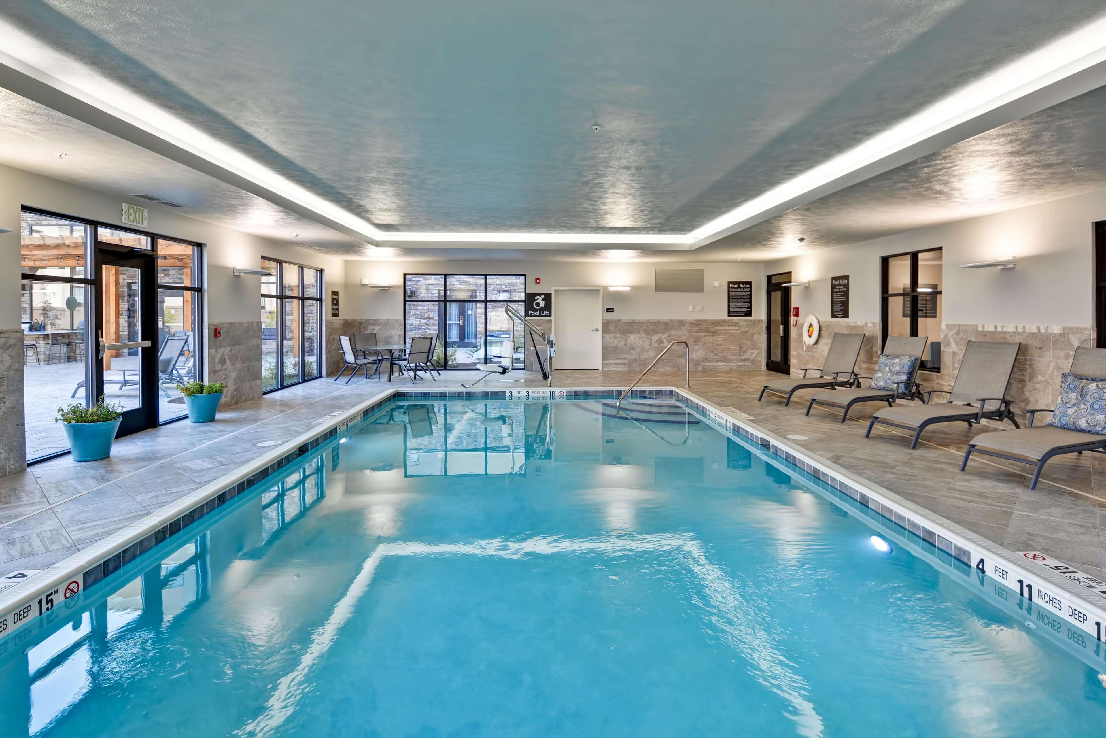 Vista Piscina Homewood Suites By Hilton New Hartford Utica