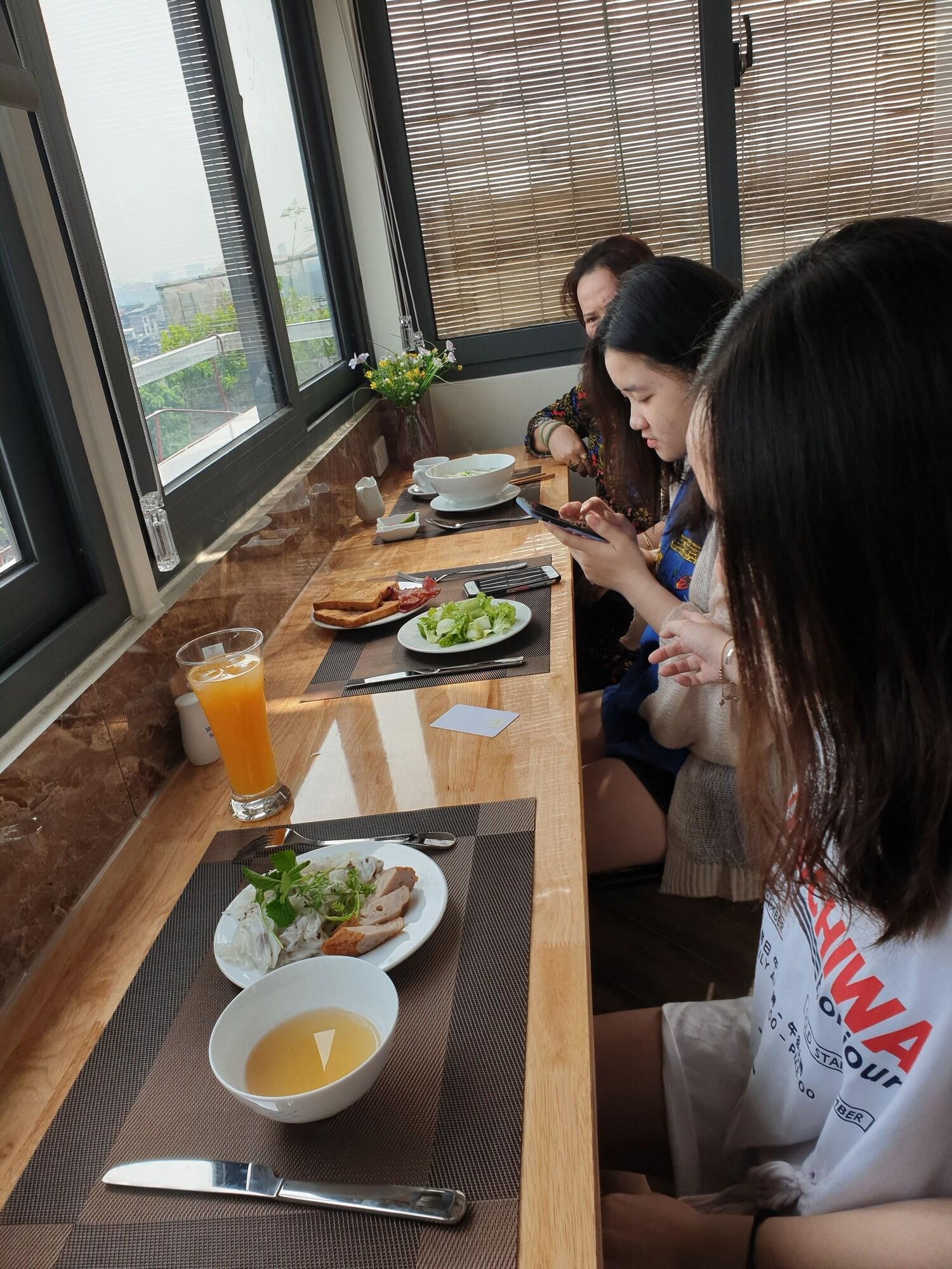 Restaurant Hanoi La Cascada House & Travel