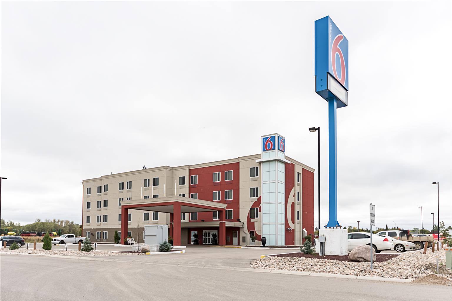 Vista Exterior Motel 6 Moosomin, SK