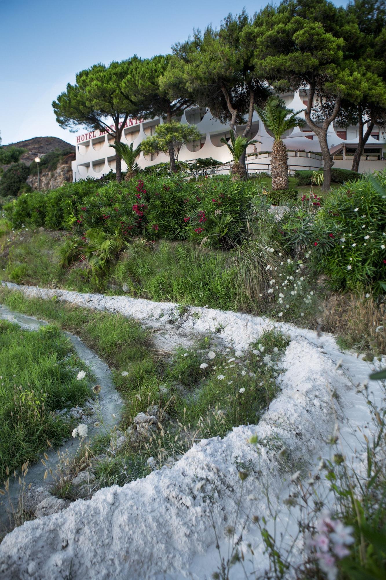 Vista Exterior Hotel Sinuessa Terme