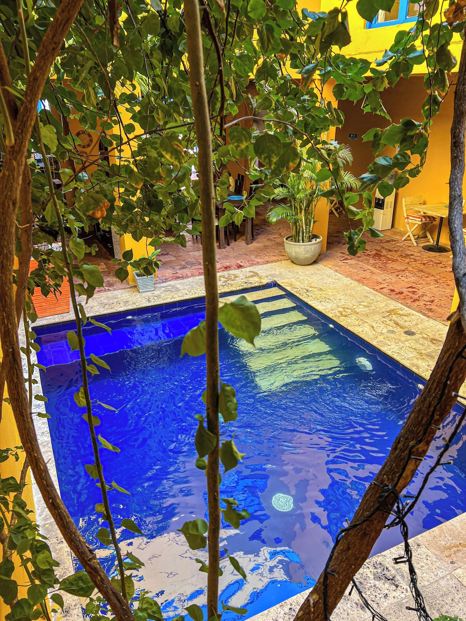 Vista Piscina CASA ENCANTADA