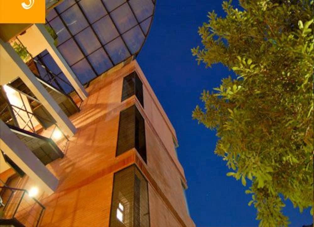 Vista Exterior Airavatam Boutique Hotel
