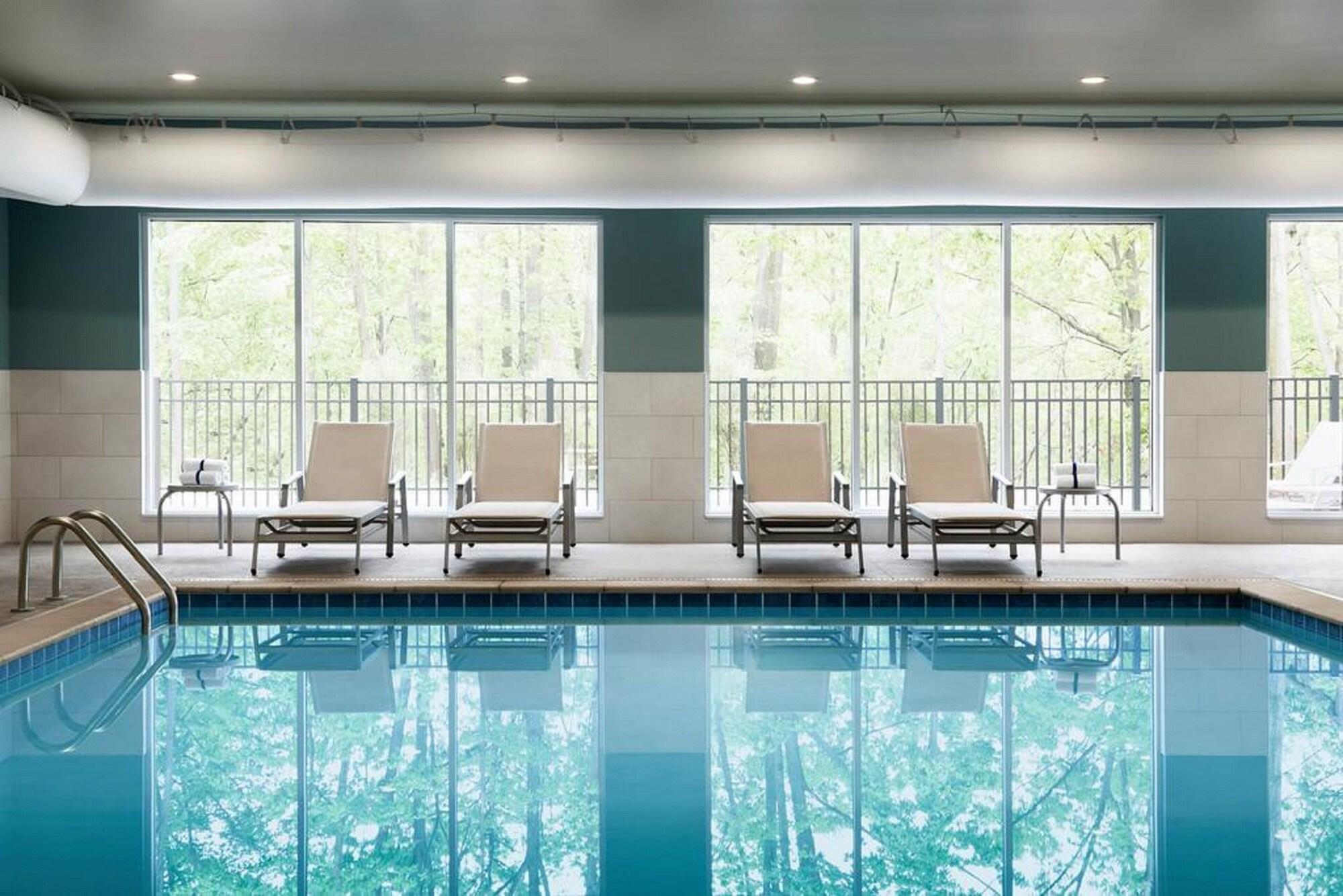 Vista Piscina Holiday Inn Express & Suites Sauk City by IHG
