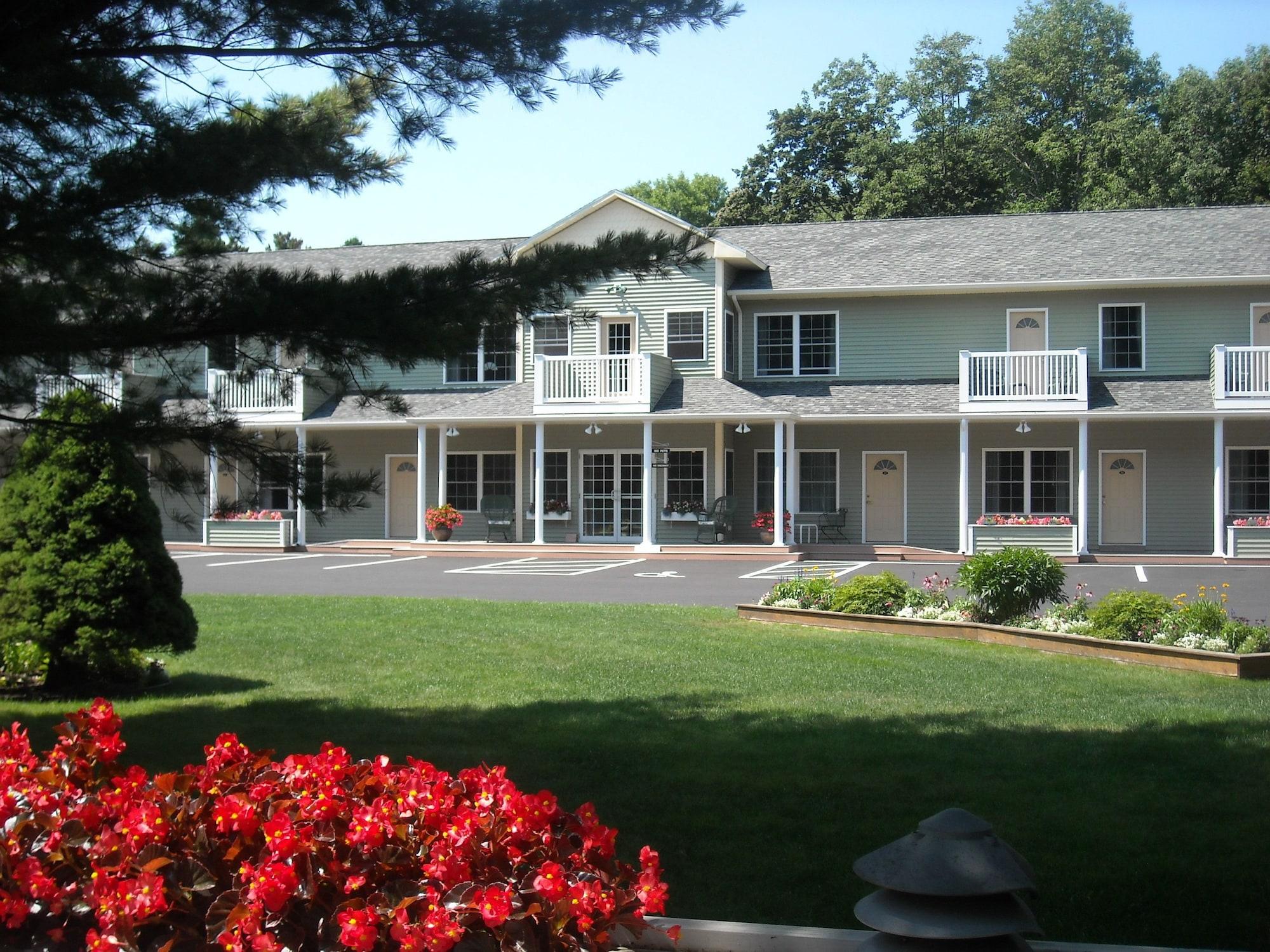Varios Cromwell Harbor Motel
