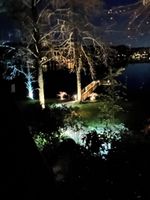 Alquiler Vacacional - Lake Front Cottage, 300' of Shoreline, Large Private Pier, and Great Location.