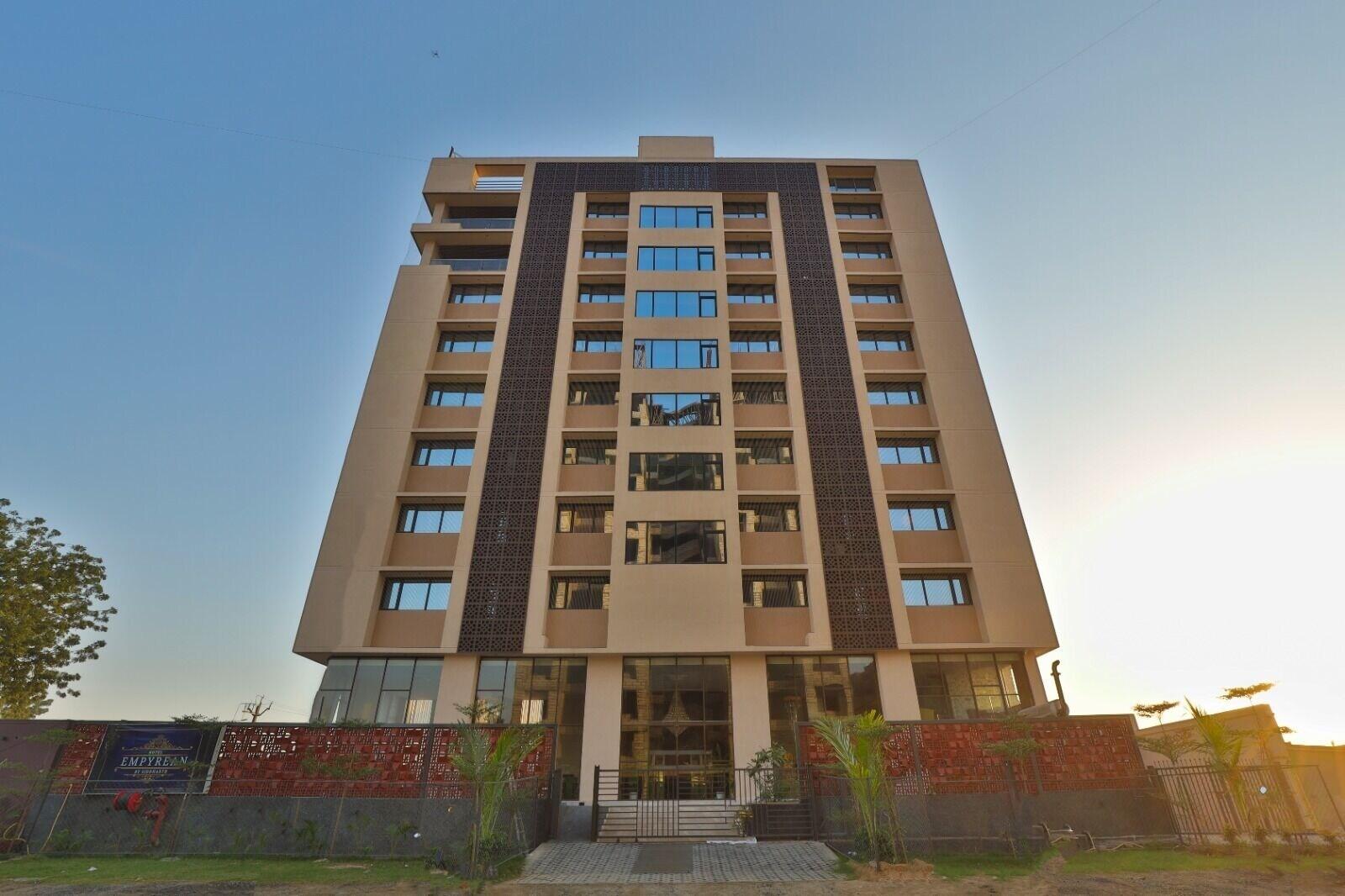 Vista Exterior Hotel Empyrean