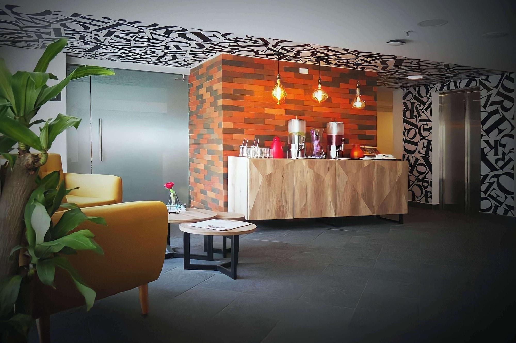 Vista Lobby BA Quito Hotel, BW Signature Collection