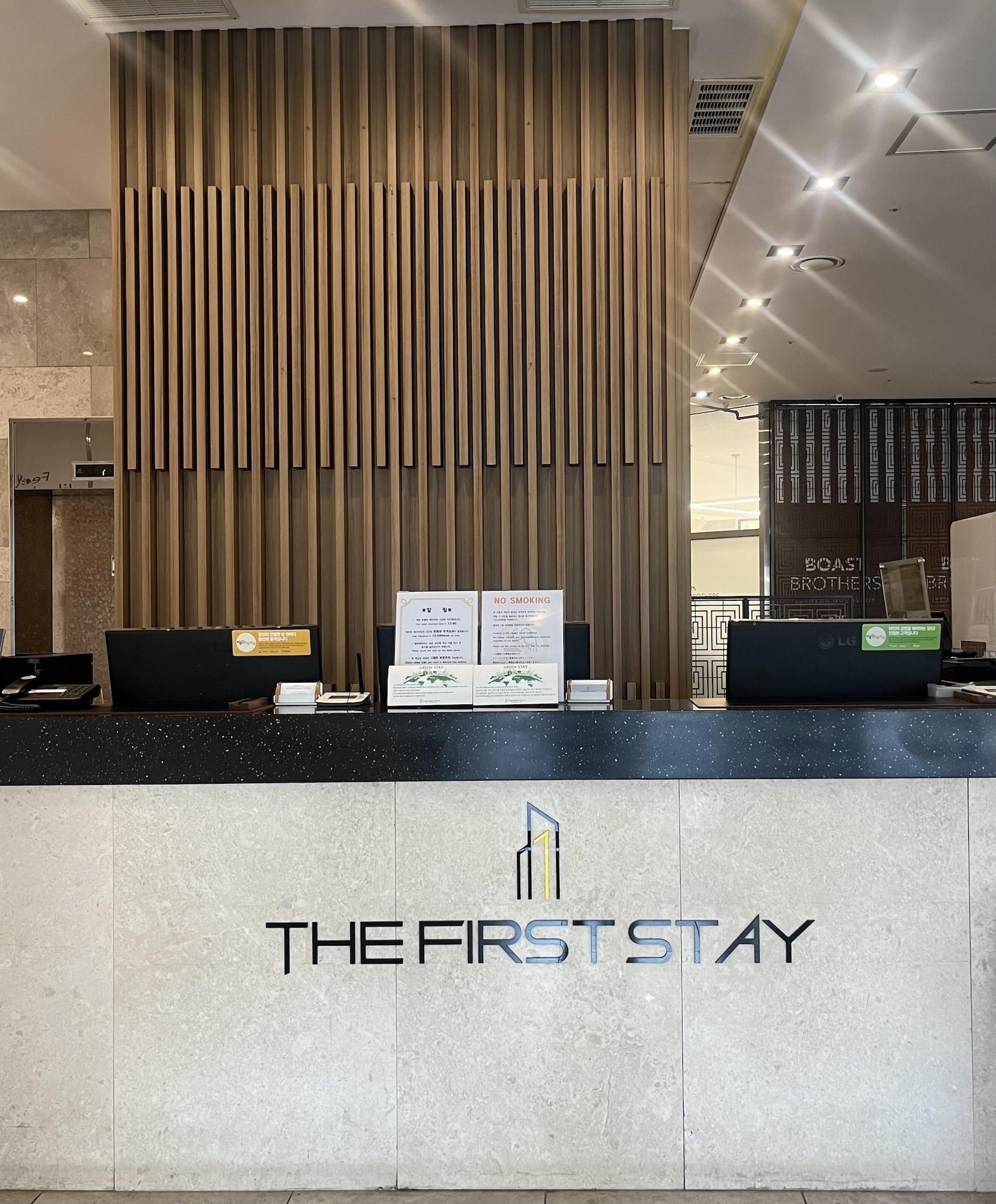 Vista Lobby The First Stay Hotel